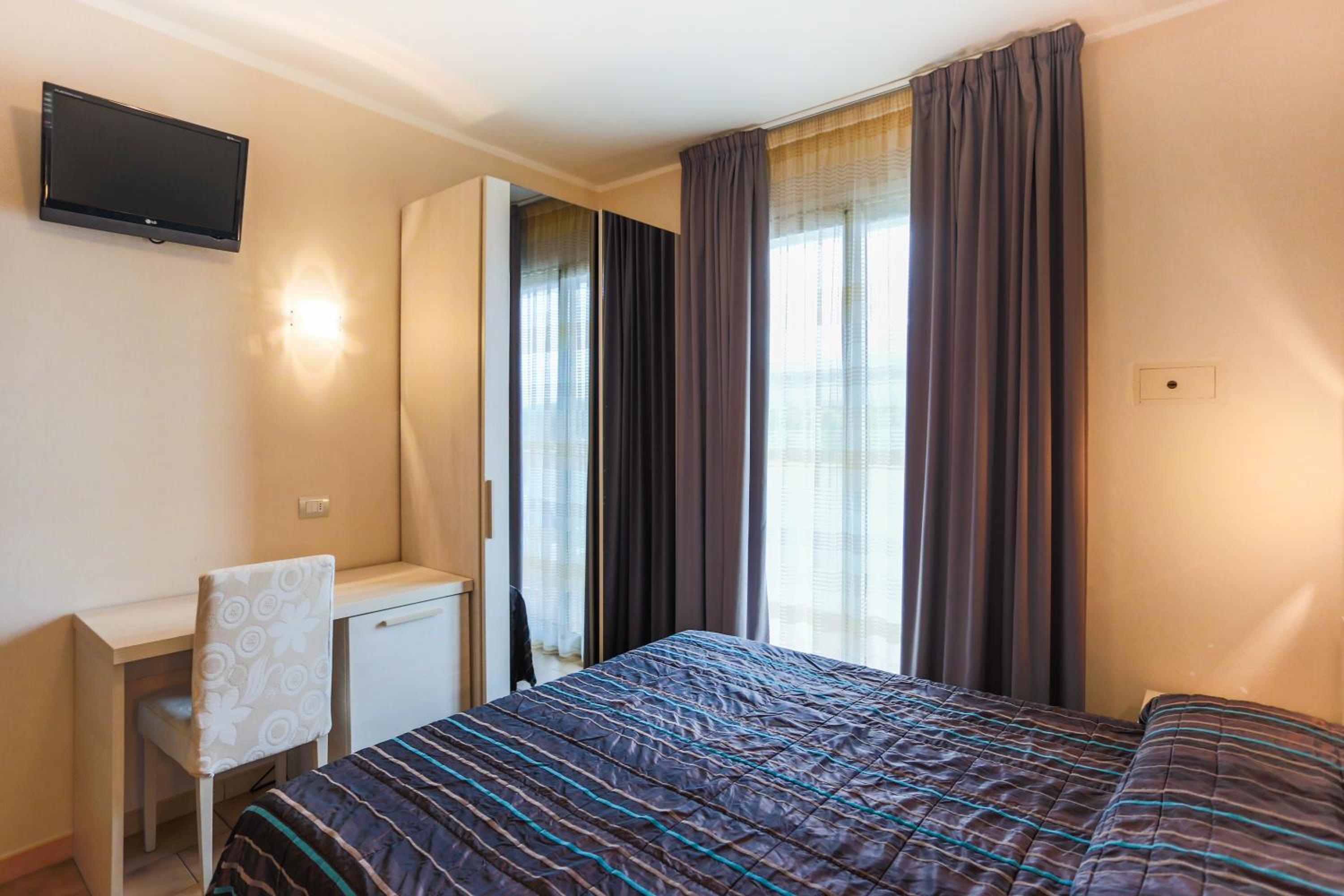 Large Single Room