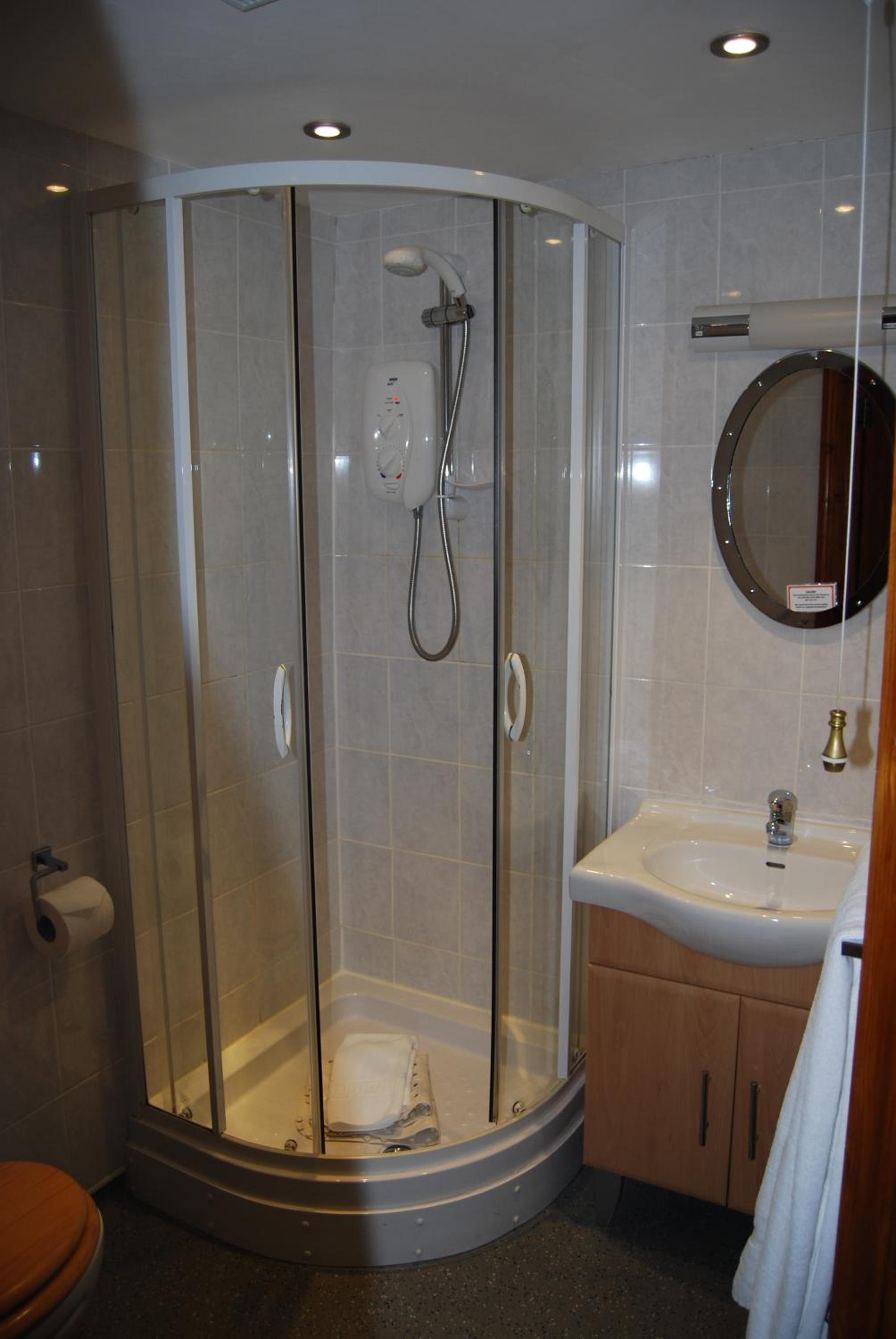 Standard Double Room - Photo 5