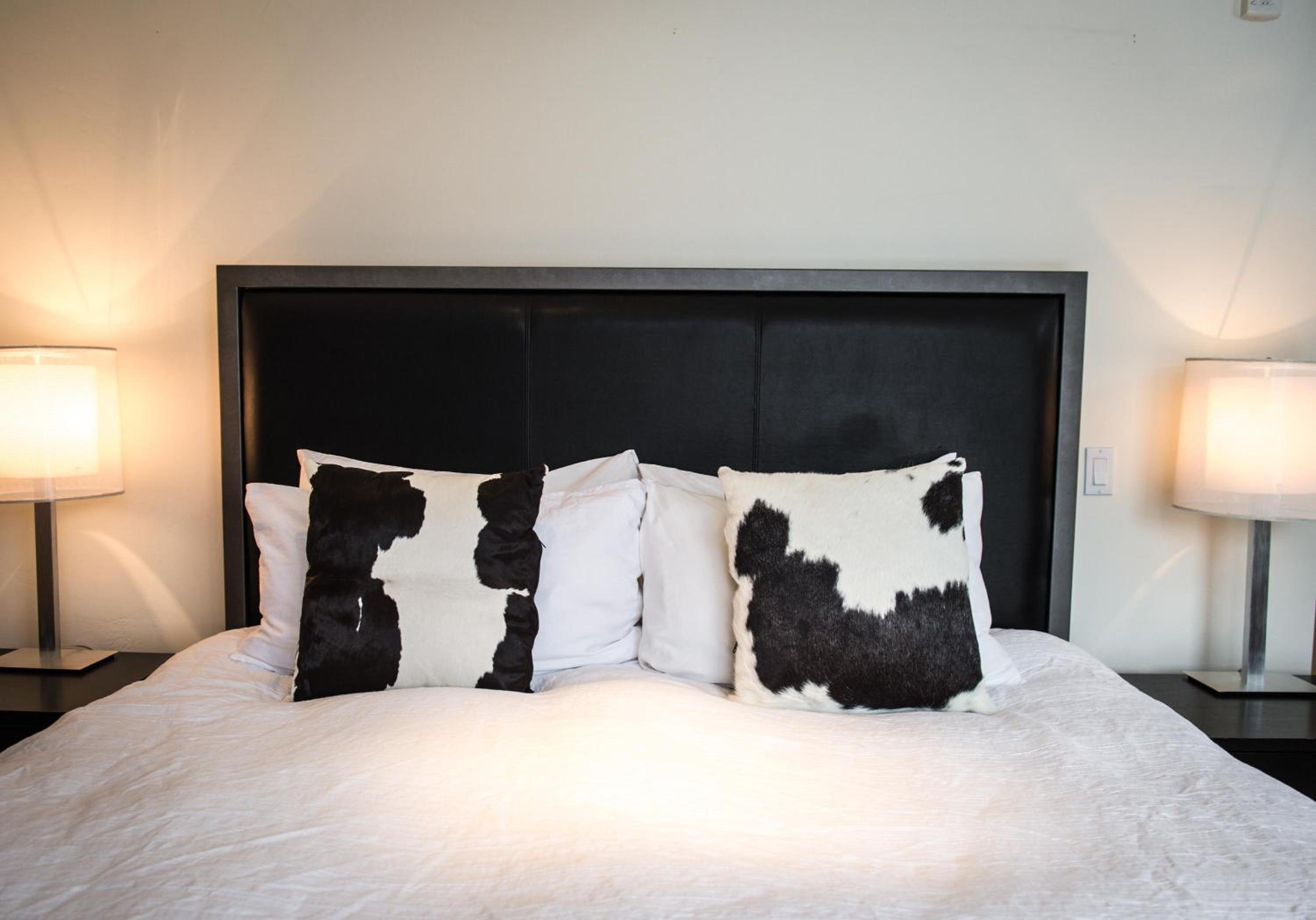 Deluxe King Room - Photo 4