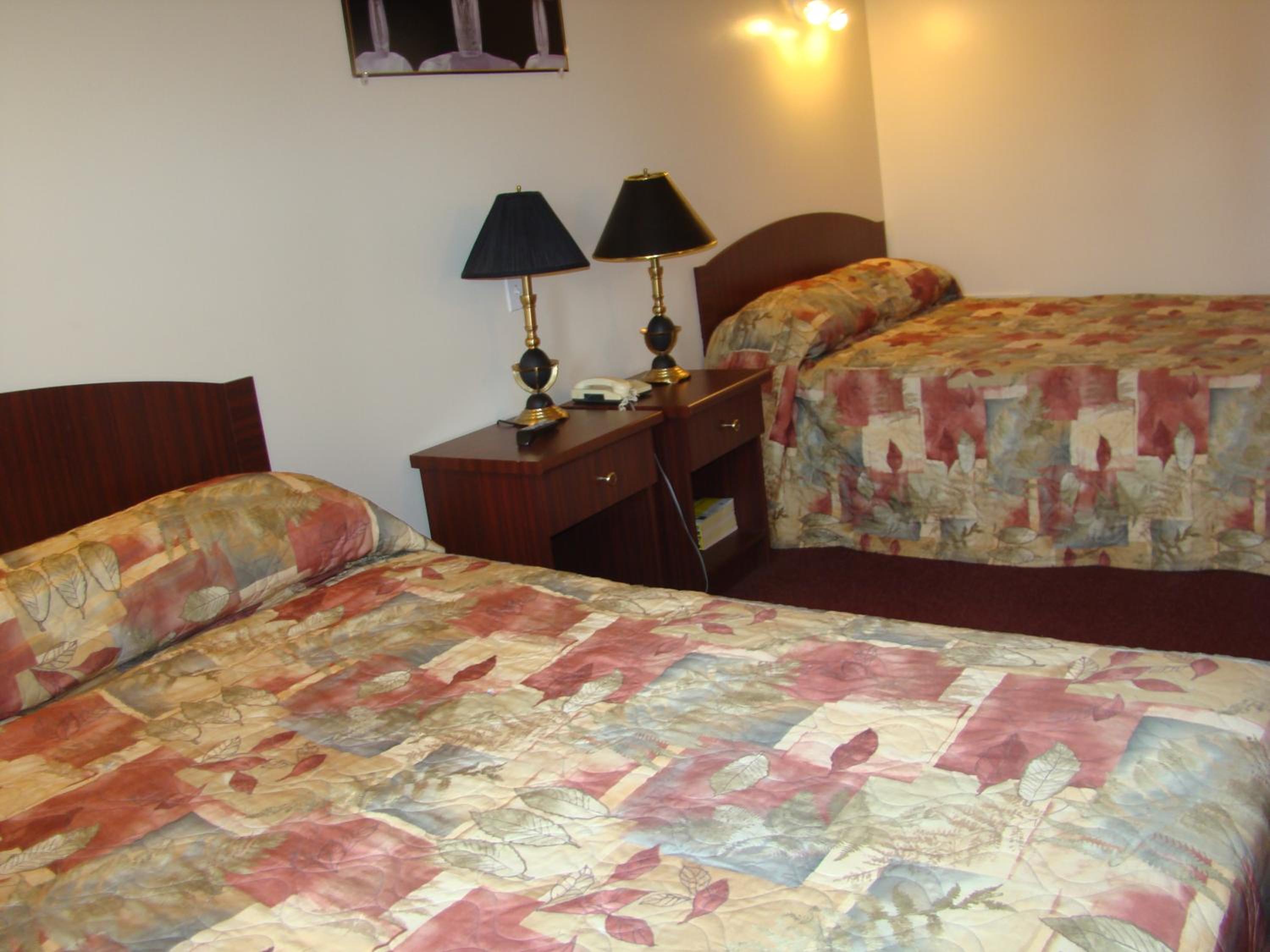 Double Room With Two Double Beds photo 1