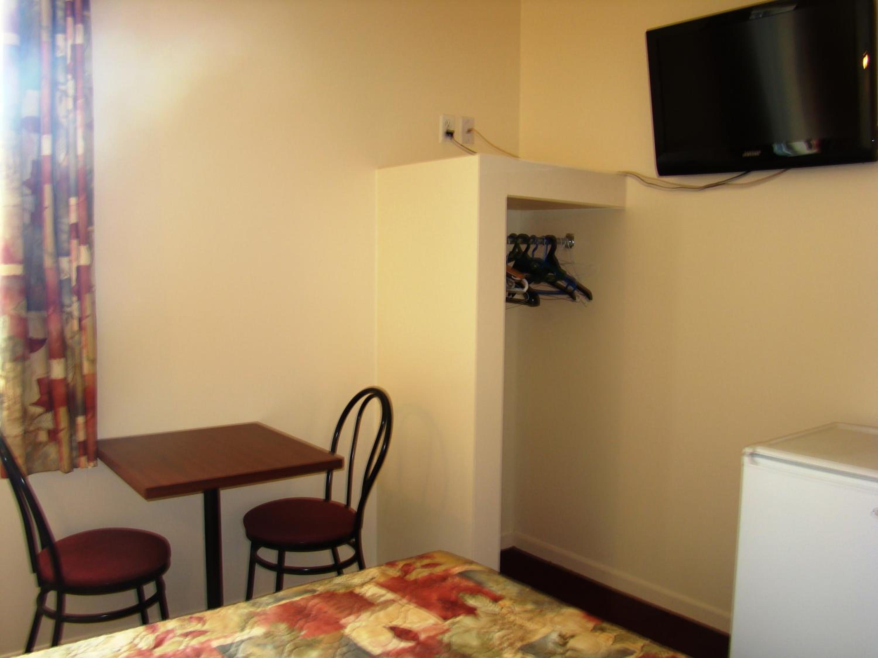Standard Queen Room photo 2