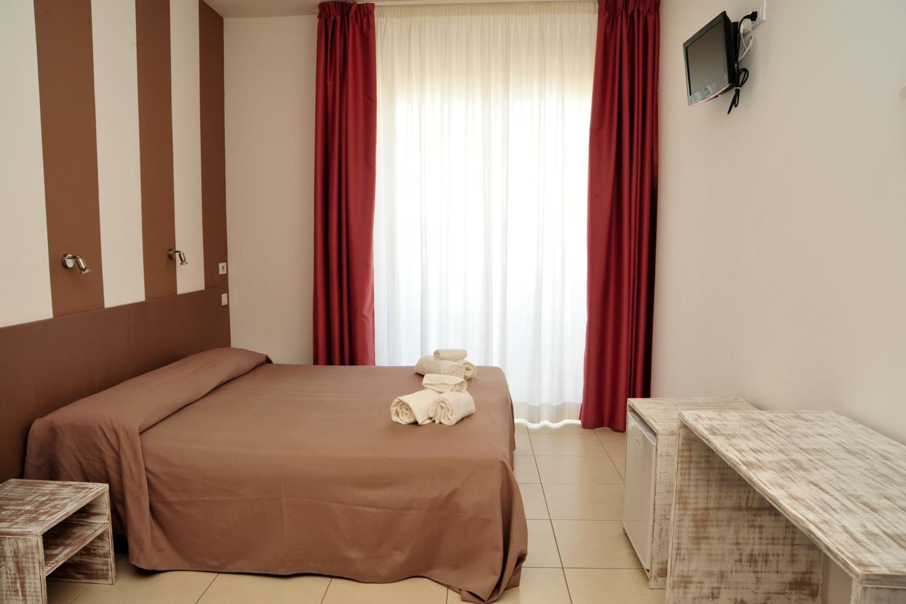 Double Room with Balcony - Photo 37