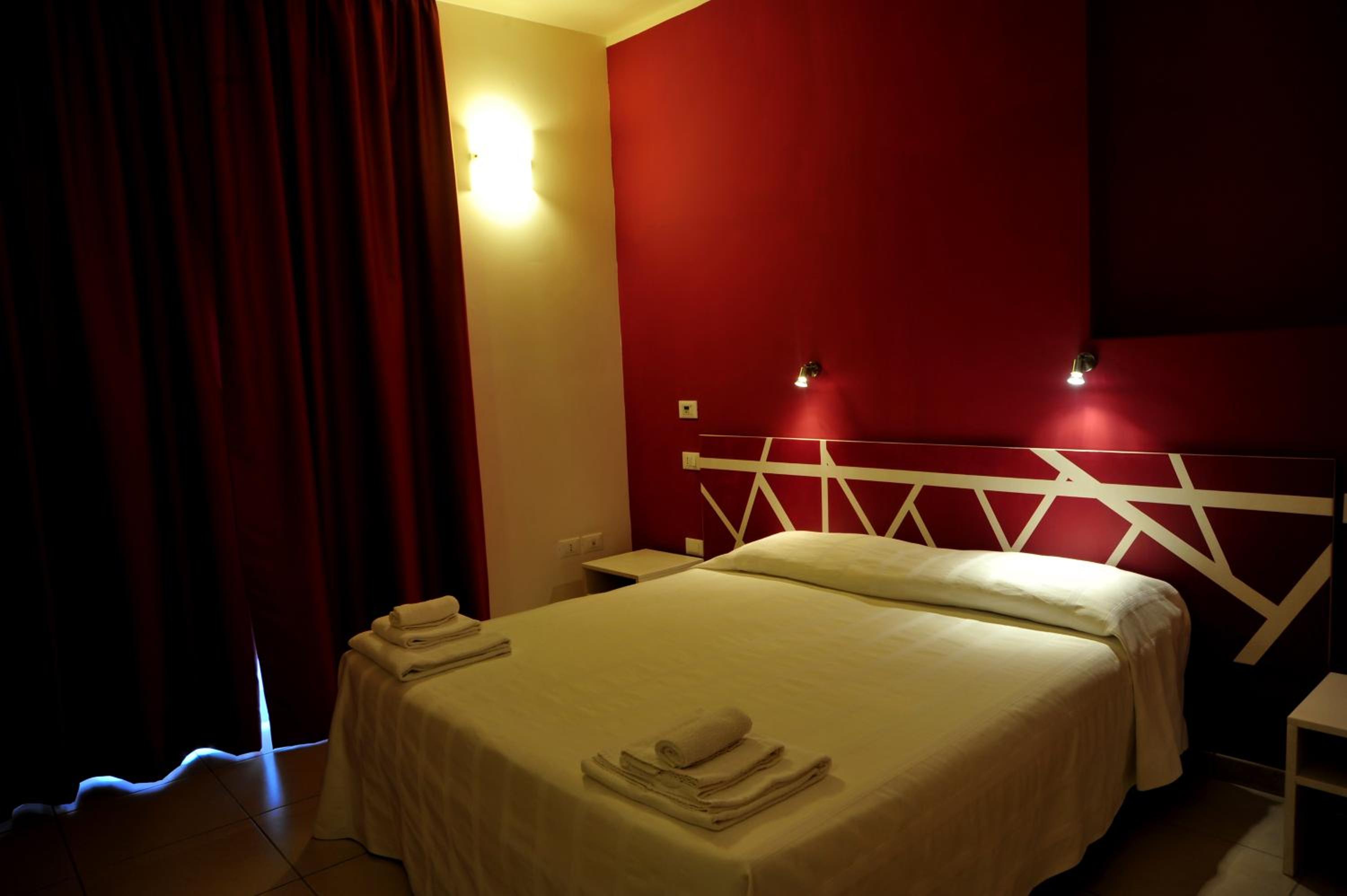 Double Room with Balcony - Photo 33