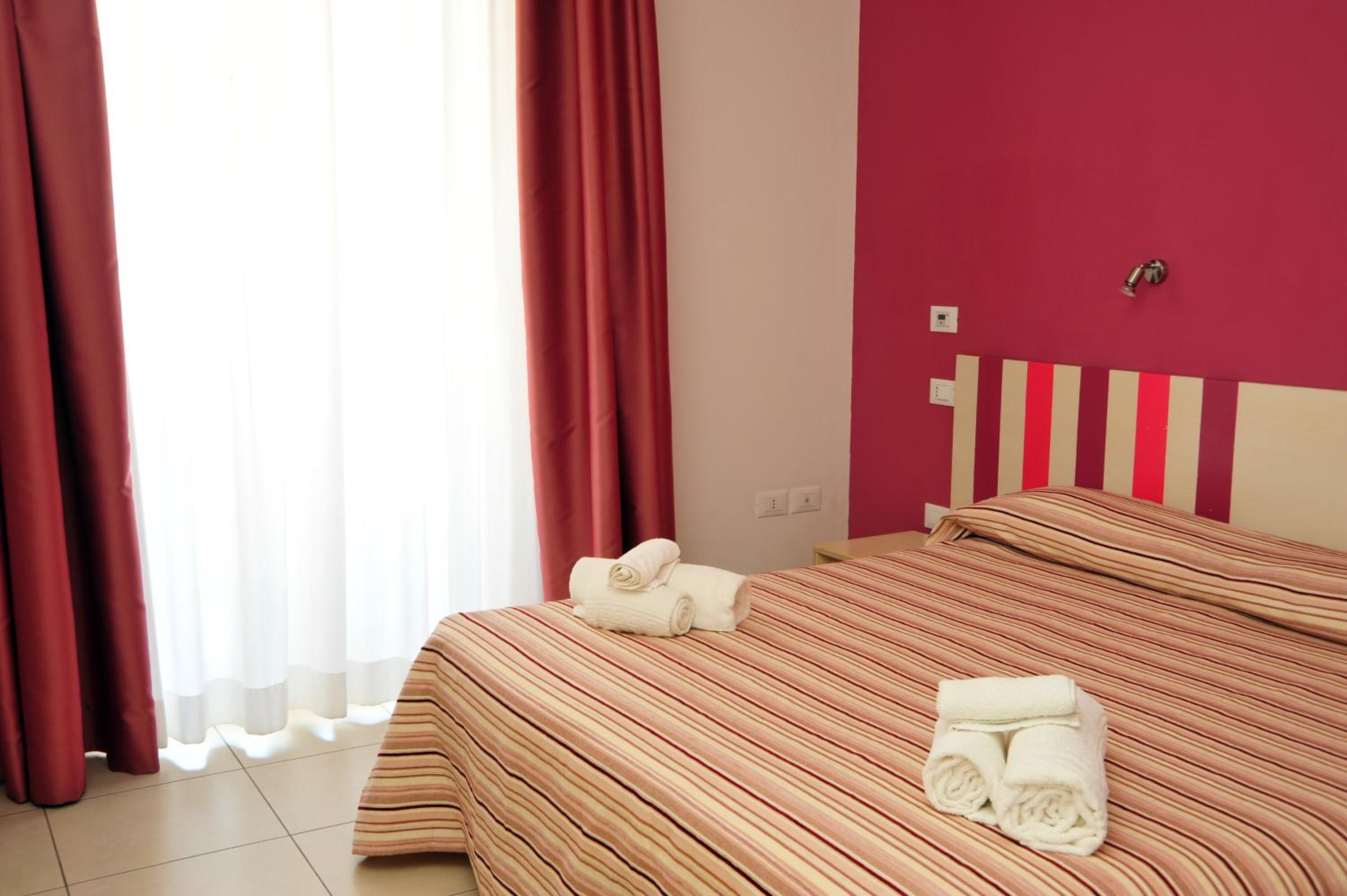 Double Room with Balcony - Photo 26