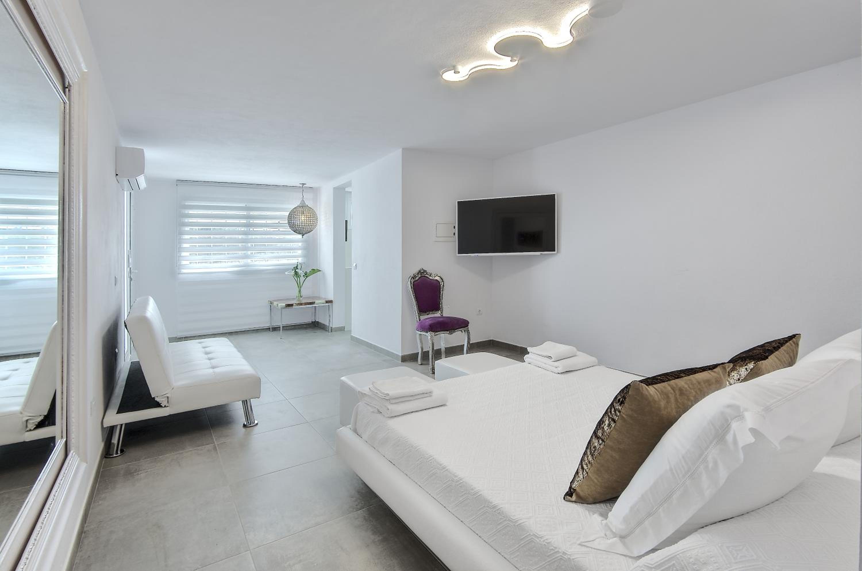 Villa photo 3