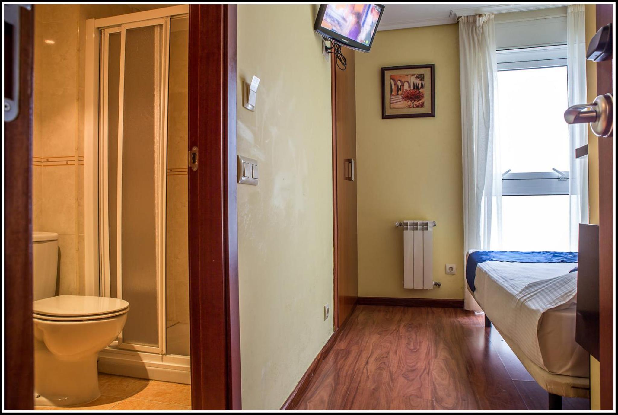 Economy Double Room photo 2