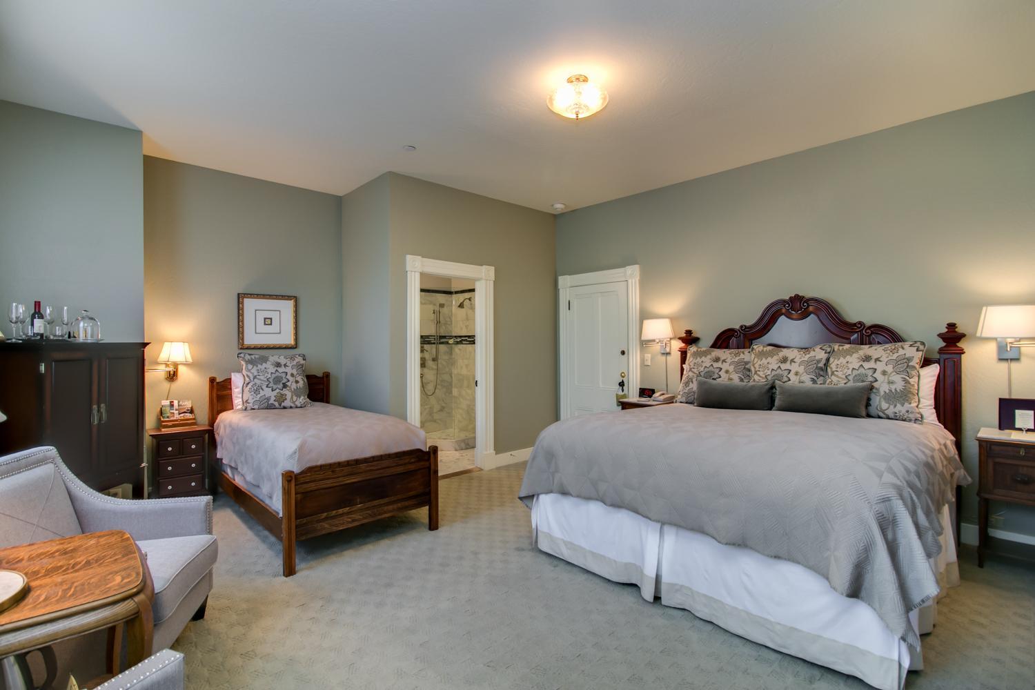 Comfort Triple Room with Shower photo 3