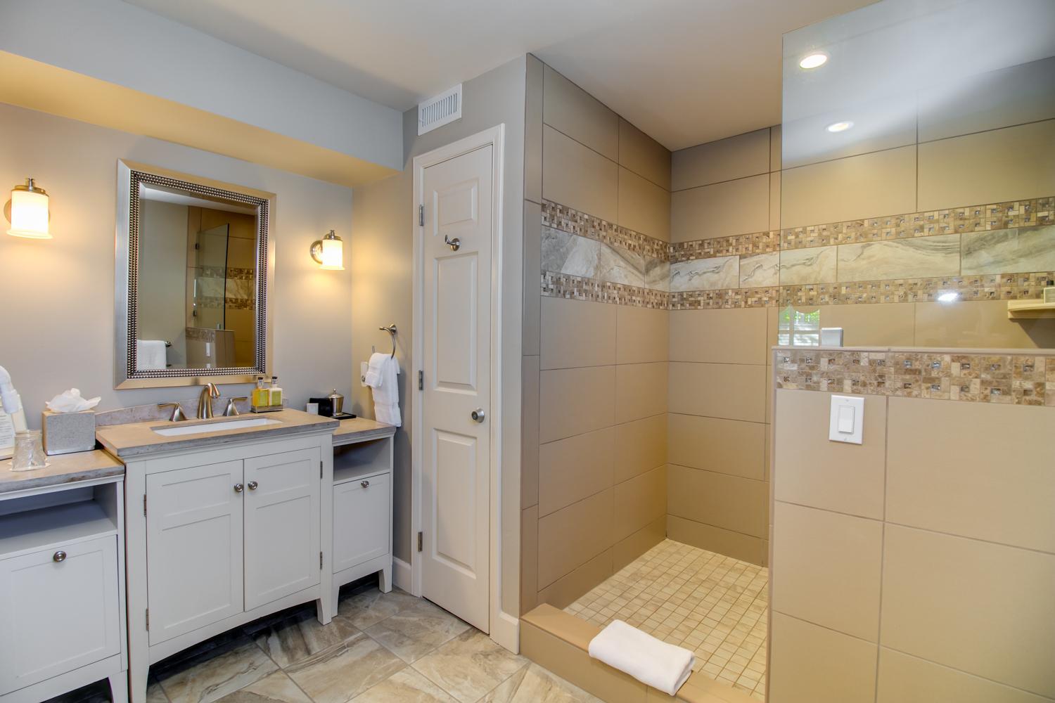 Two-Bedroom Suite photo 3