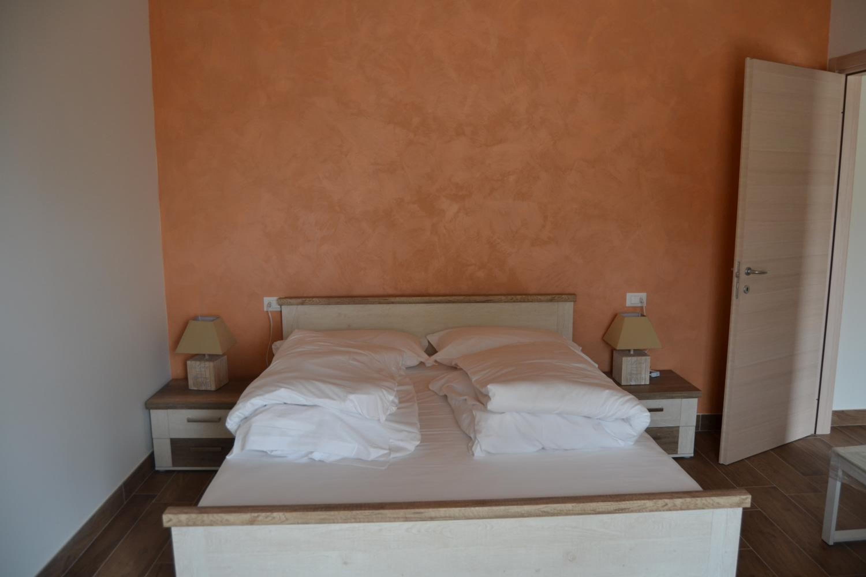 One-Bedroom Apartment (Margherita) - Photo 4
