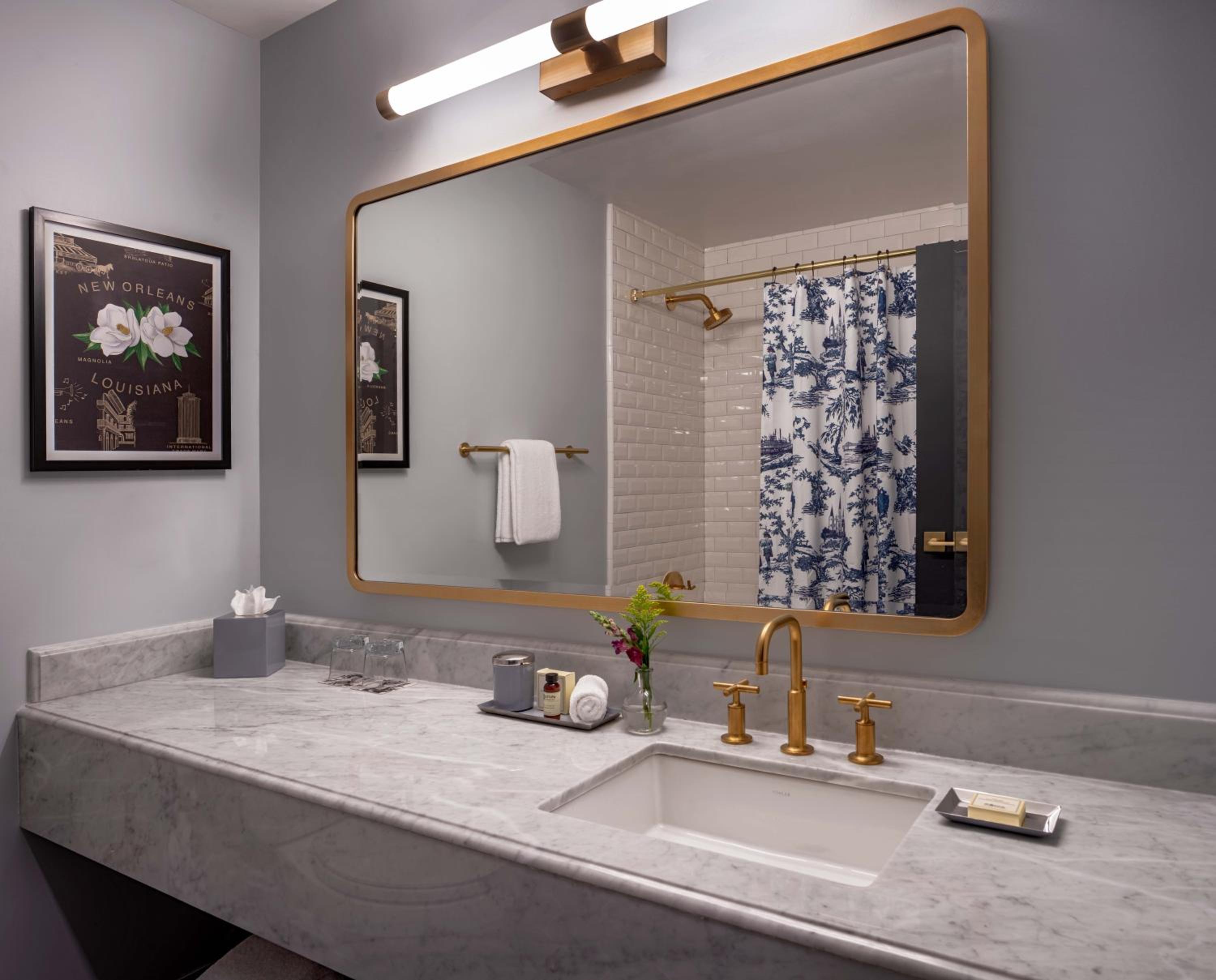 Deluxe King Room - Photo 2