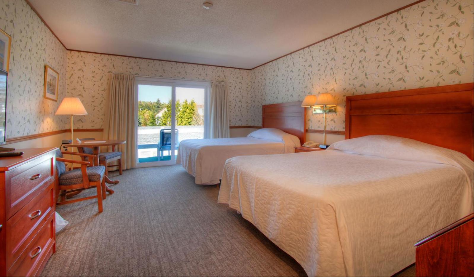 Queen Room with Two Queen Beds and Garden View