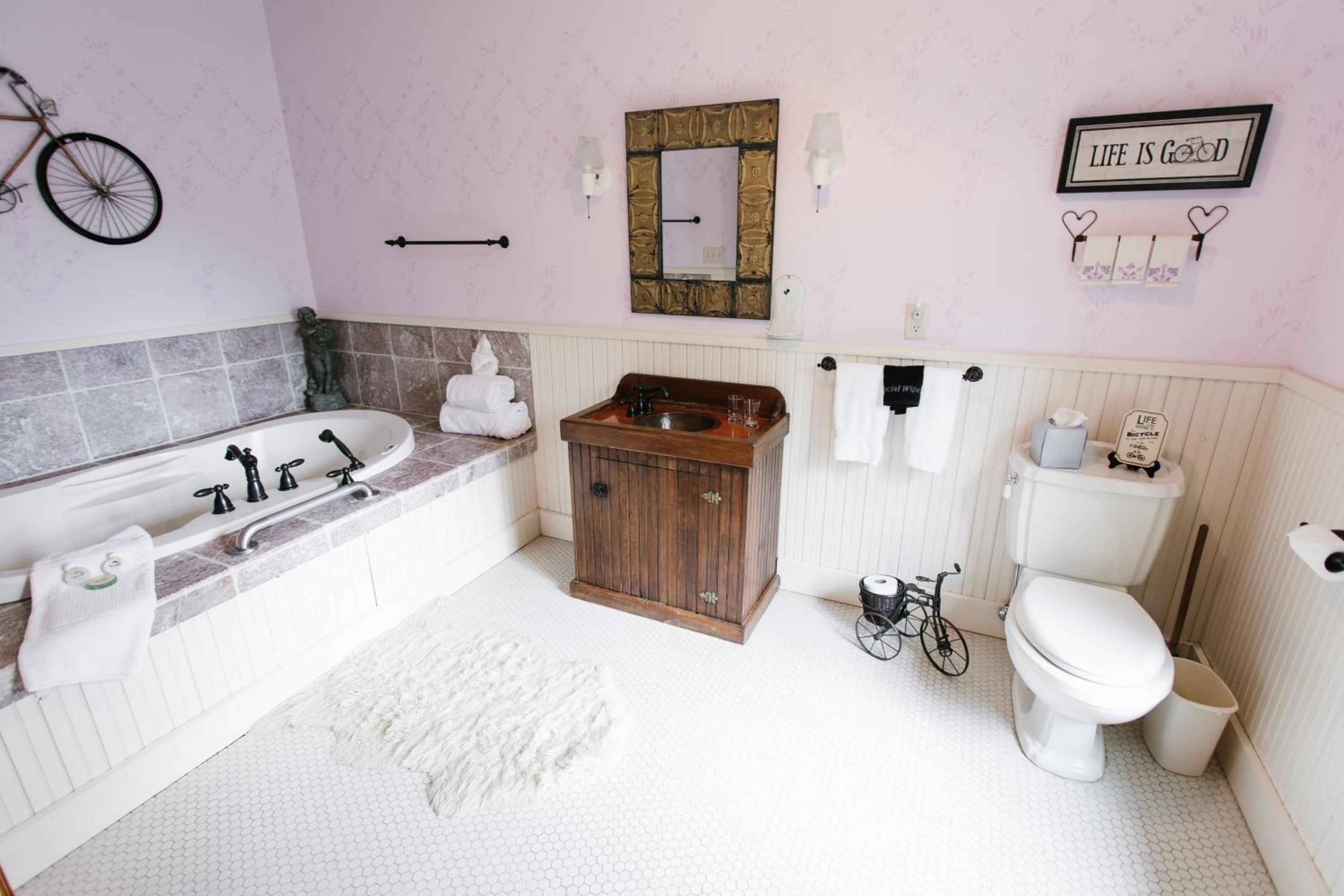 Standard Queen Room photo 2