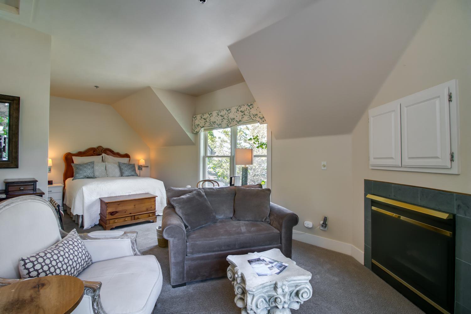 Suite with Garden View