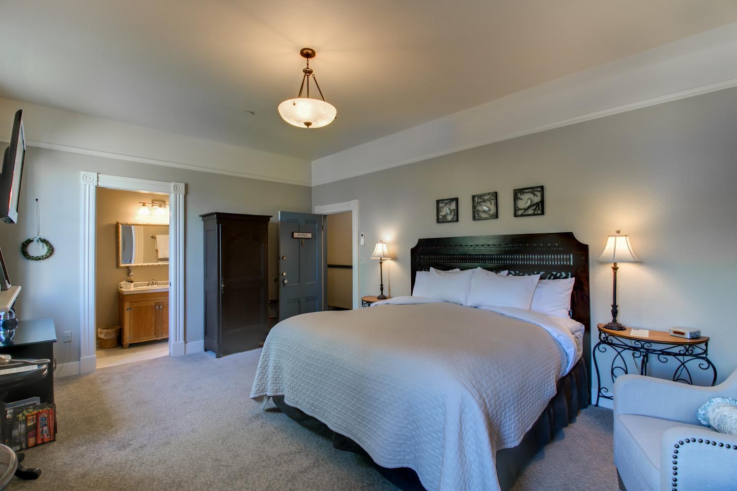 King Room with Balcony photo 3