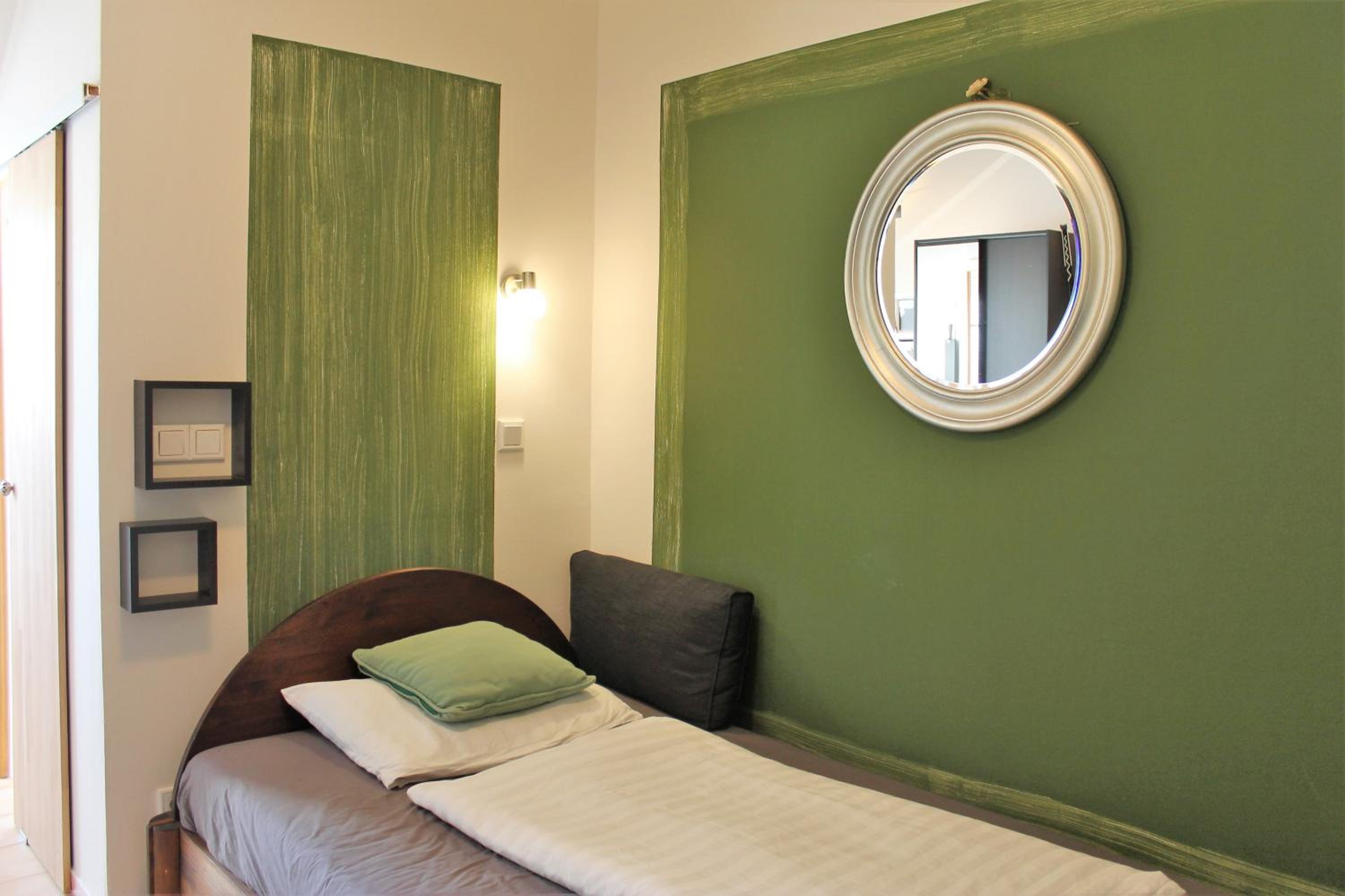 Studio Apartment photo 1