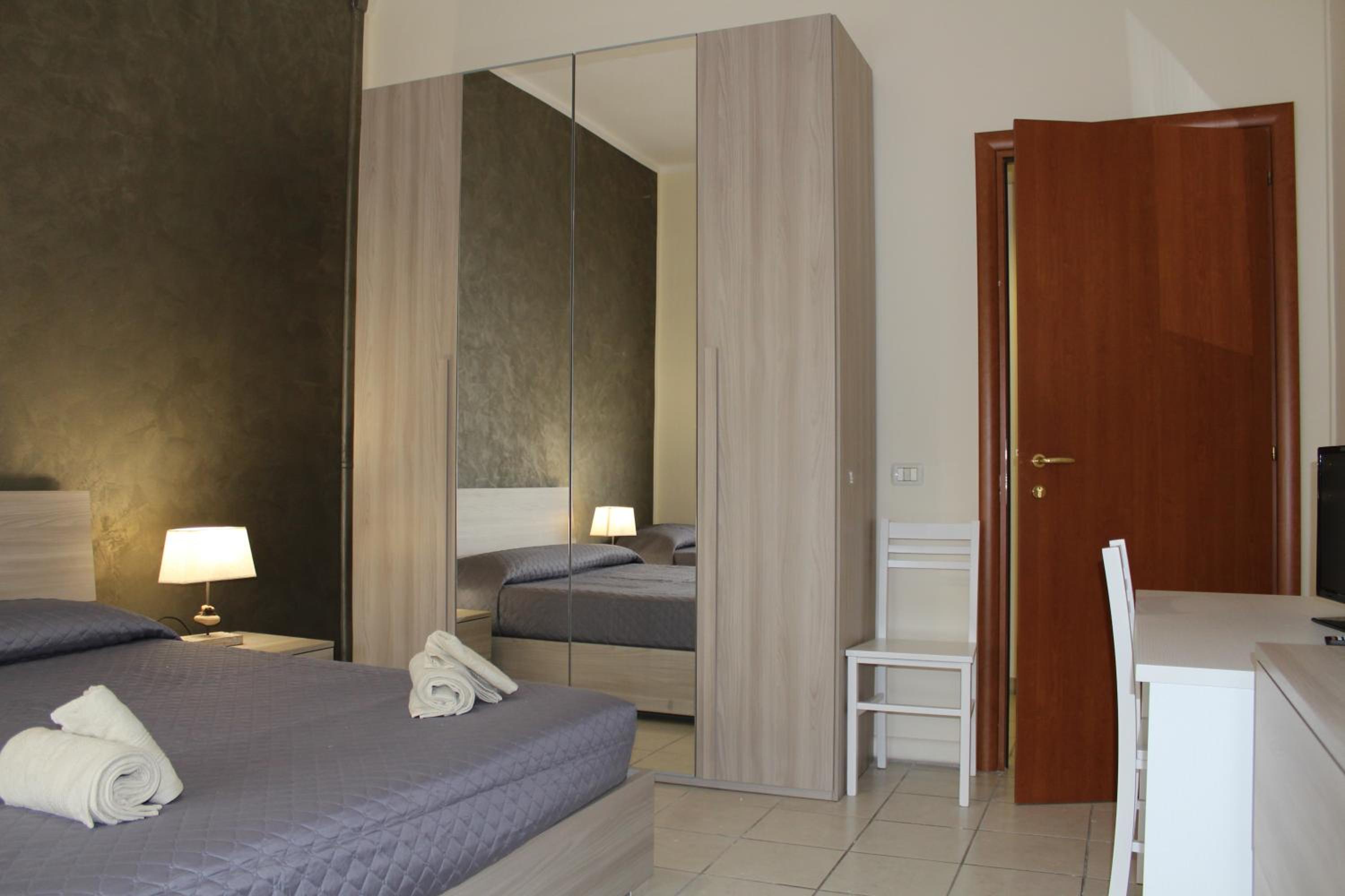 Double Room with Private Bathroom photo 3
