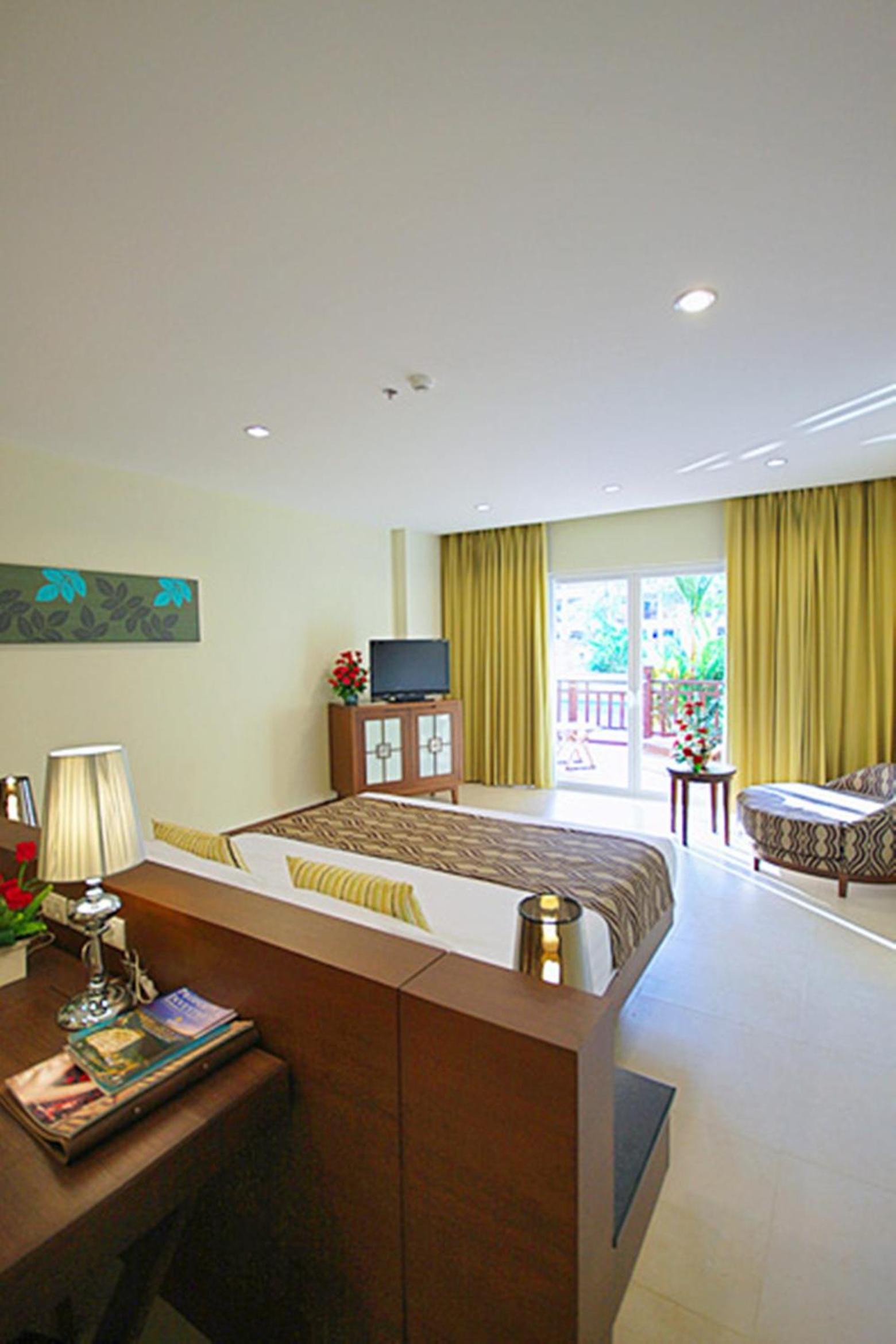 Deluxe Poolside Terrace Double