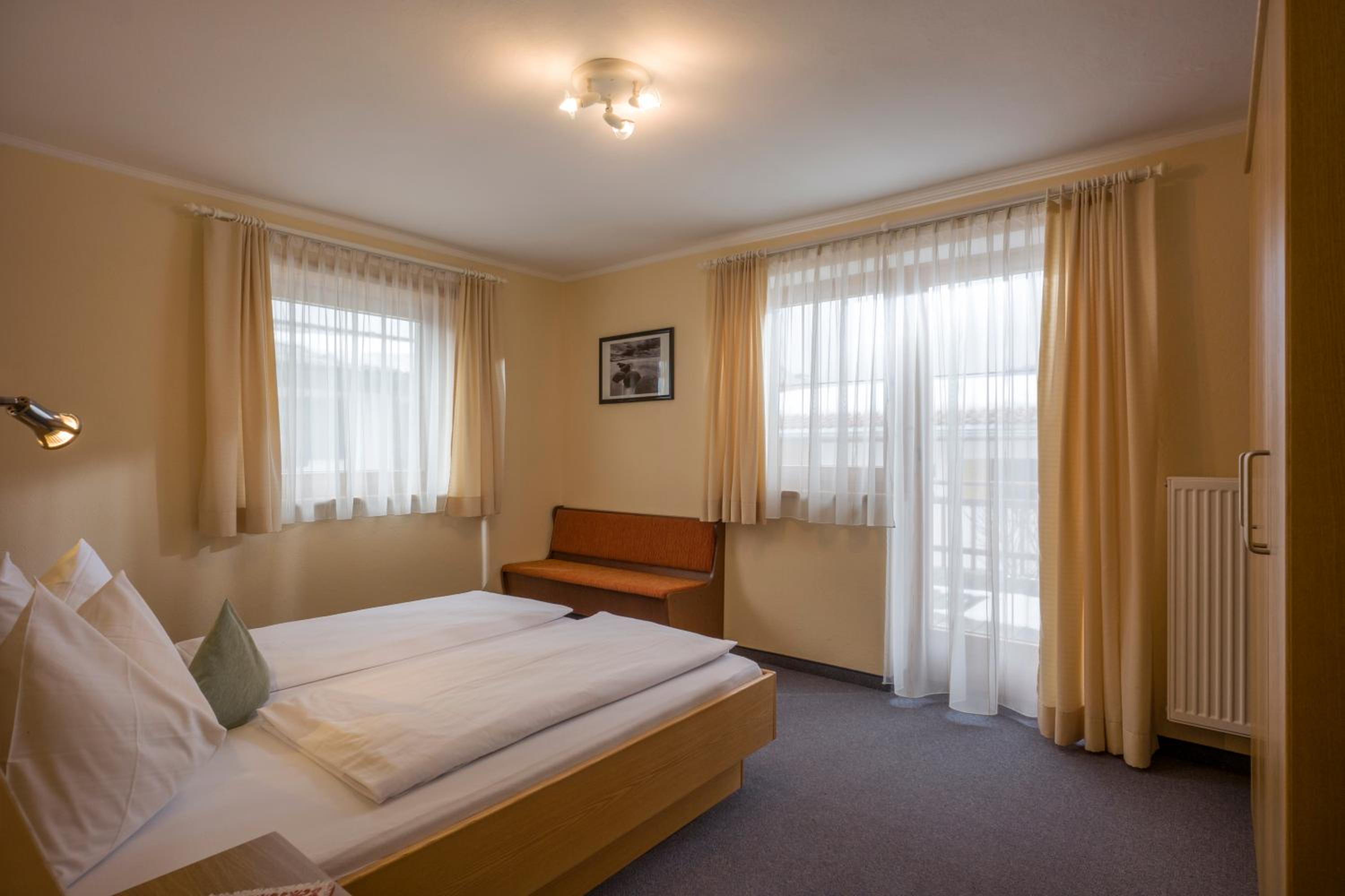Standard Two-Bedroom Apartment (4 Adults) photo 2