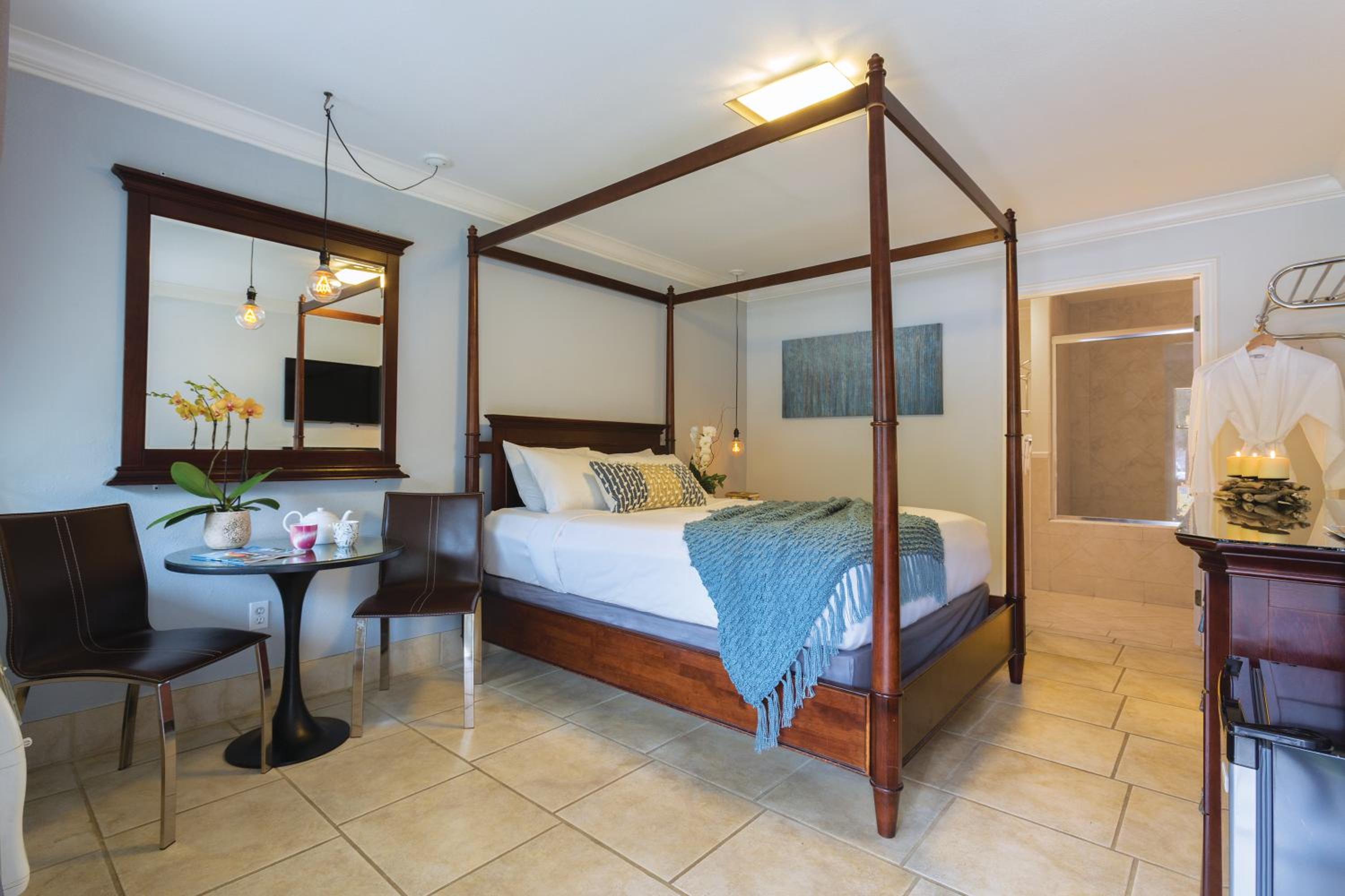 Queen Room with Spa Bath photo 3