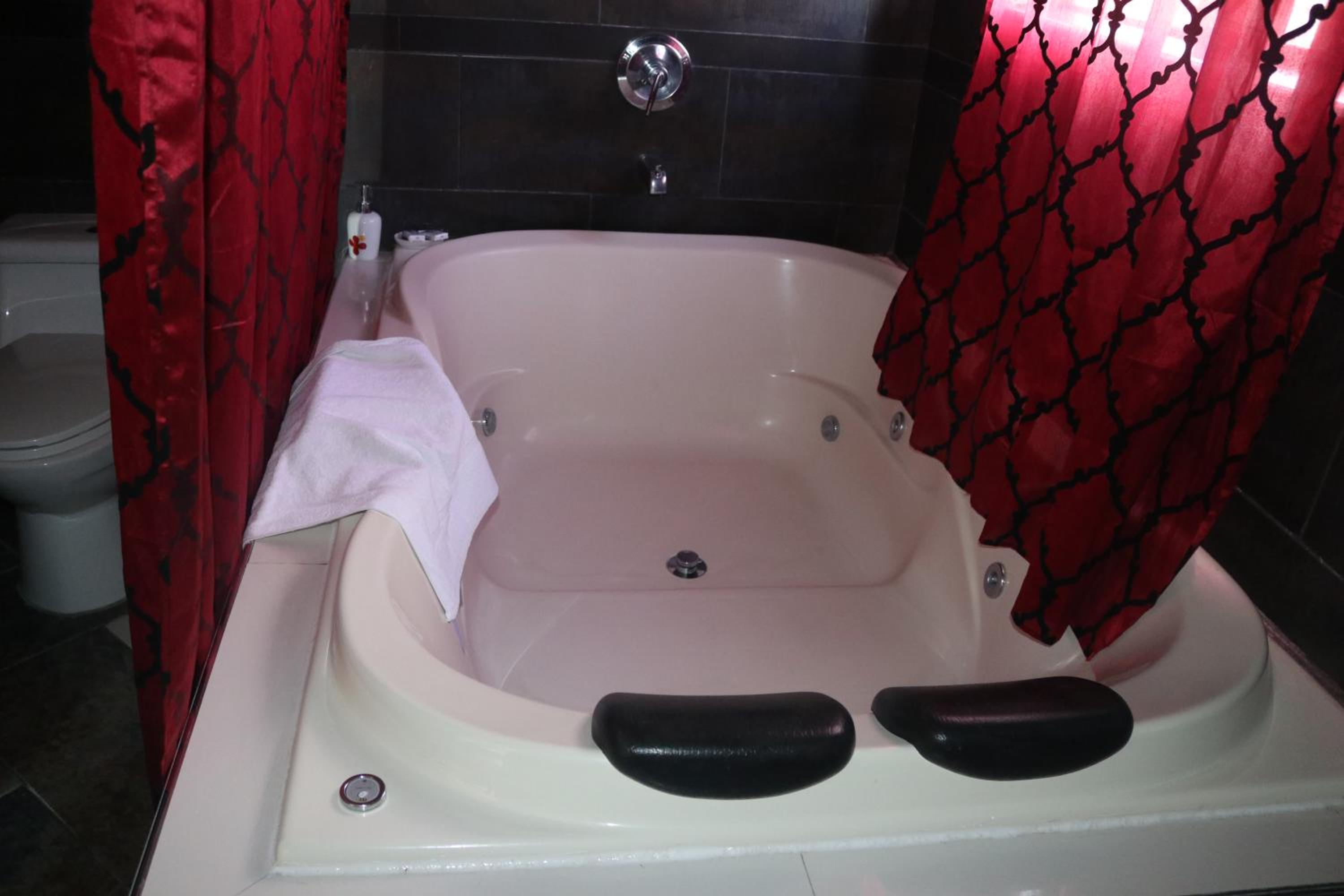Studio with Spa Bath photo 3