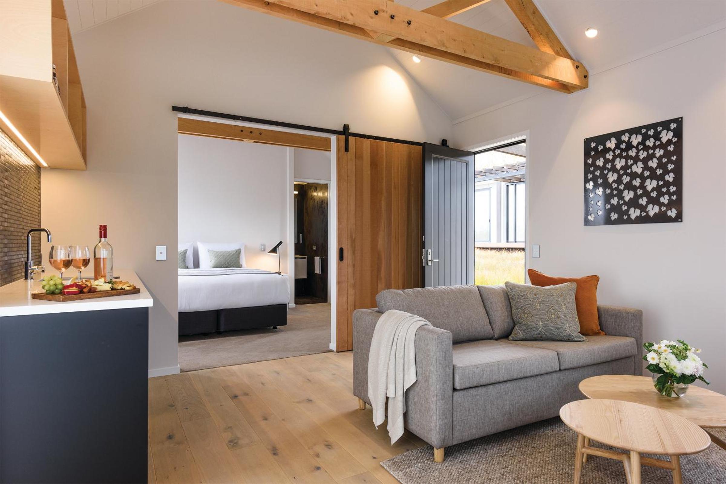 Deluxe Junior Suite photo 3