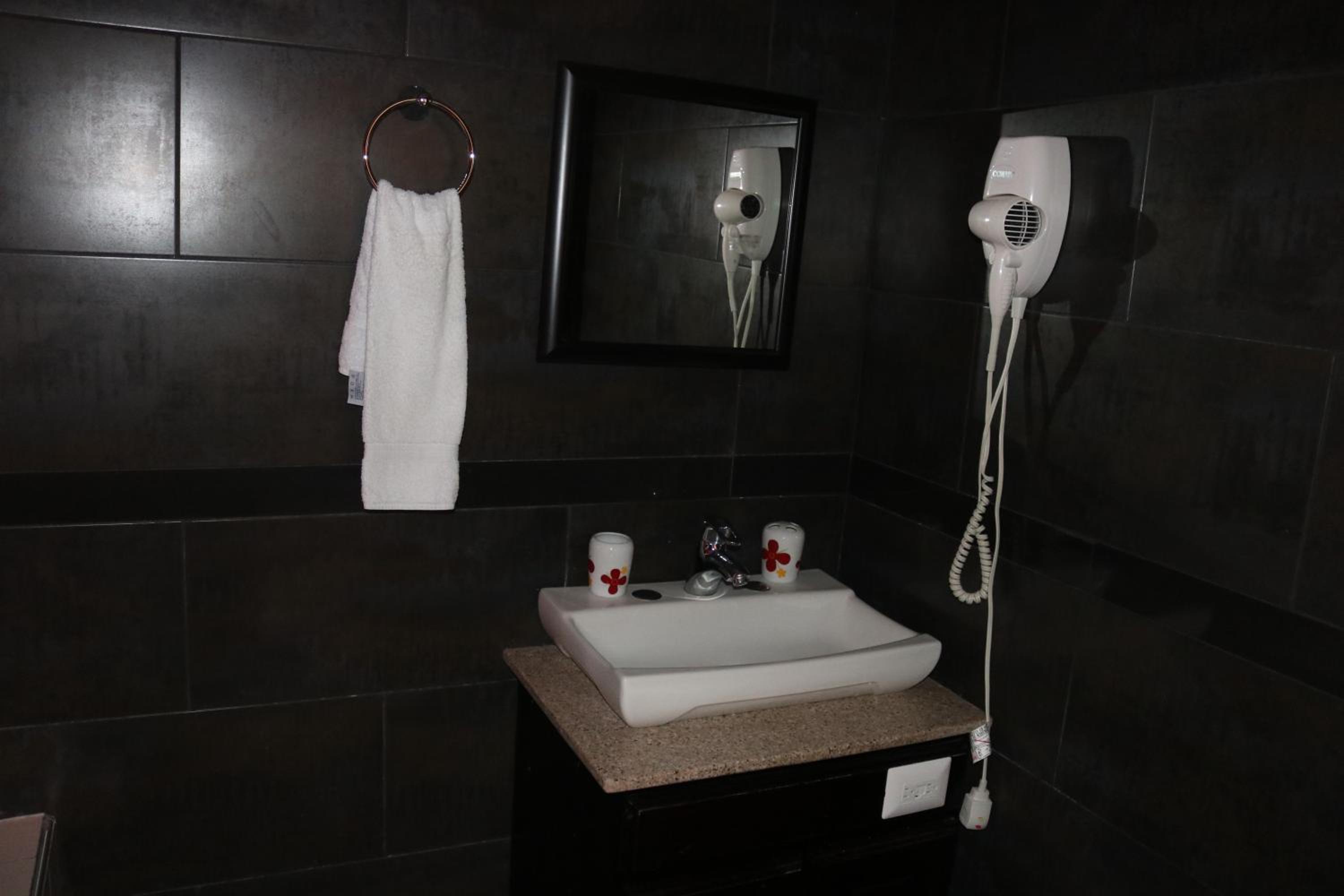 Studio with Spa Bath photo 2