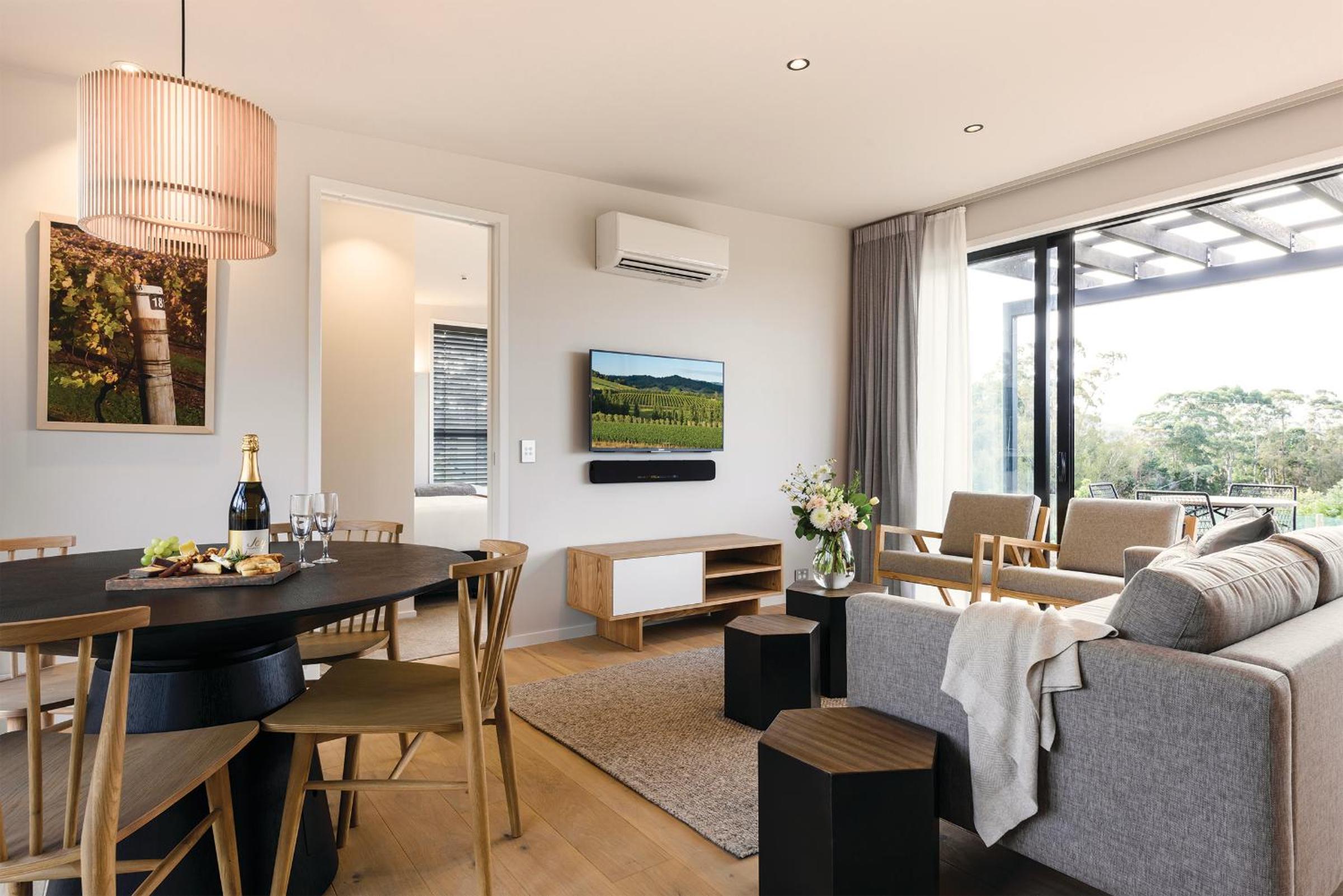 Deluxe King Suite