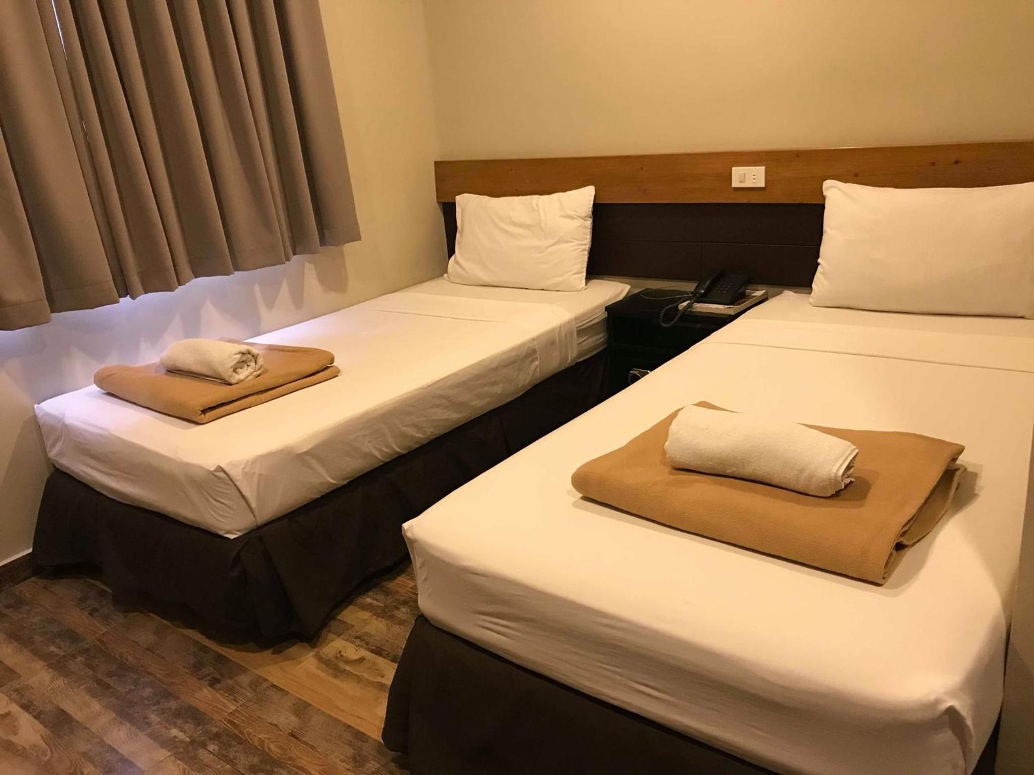 Standard Double or Twin Room - Photo 5
