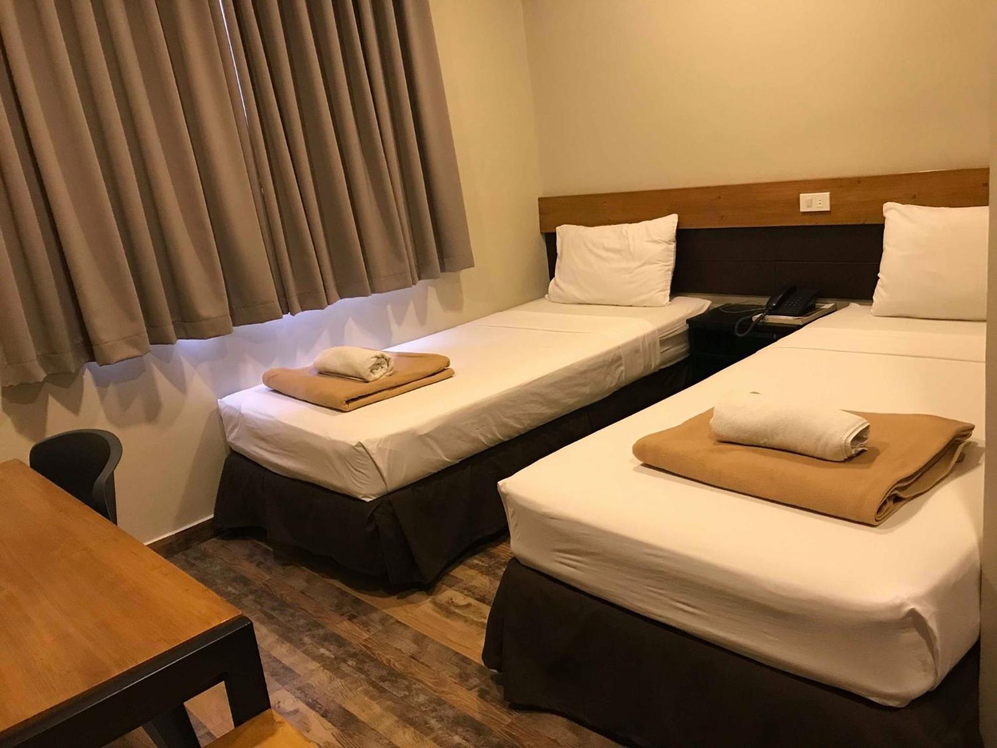 Standard Double or Twin Room - Photo 6