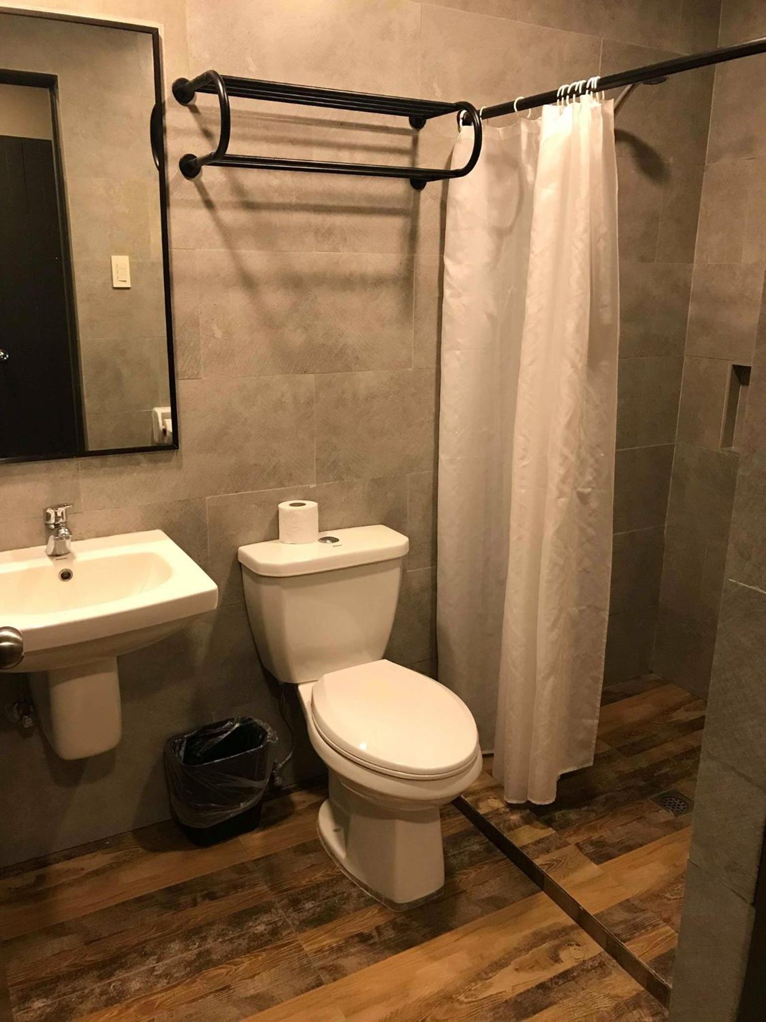 Standard Double or Twin Room - Photo 2
