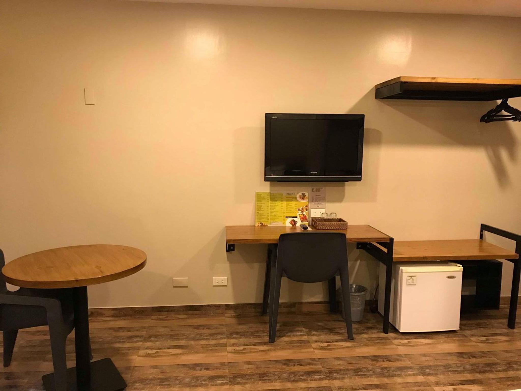 Deluxe Room - Photo 9