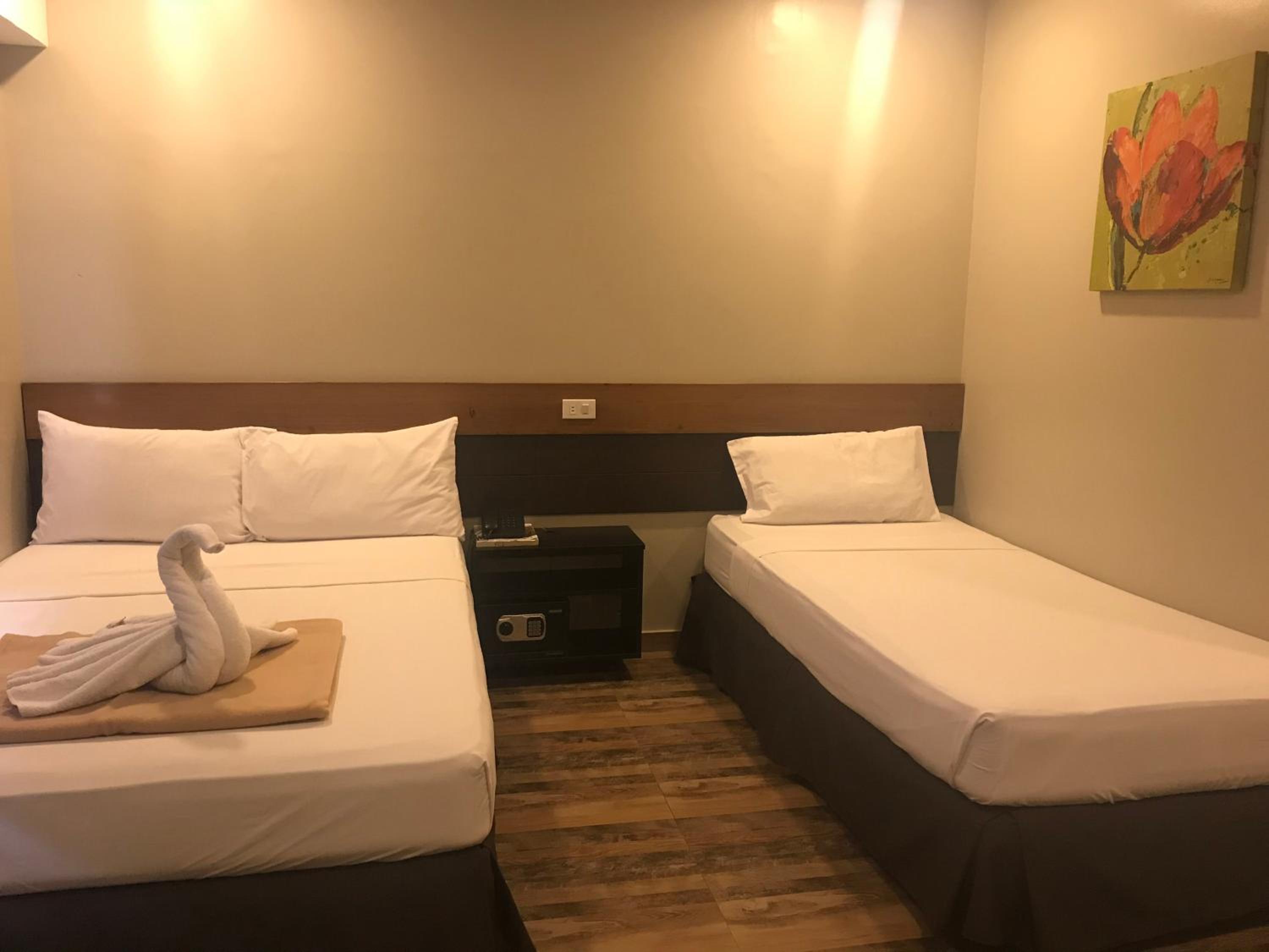 Deluxe Room - Photo 3