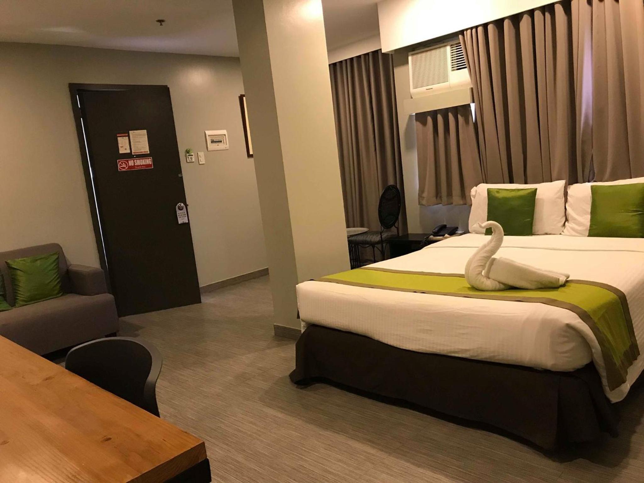 Suite - Photo 6