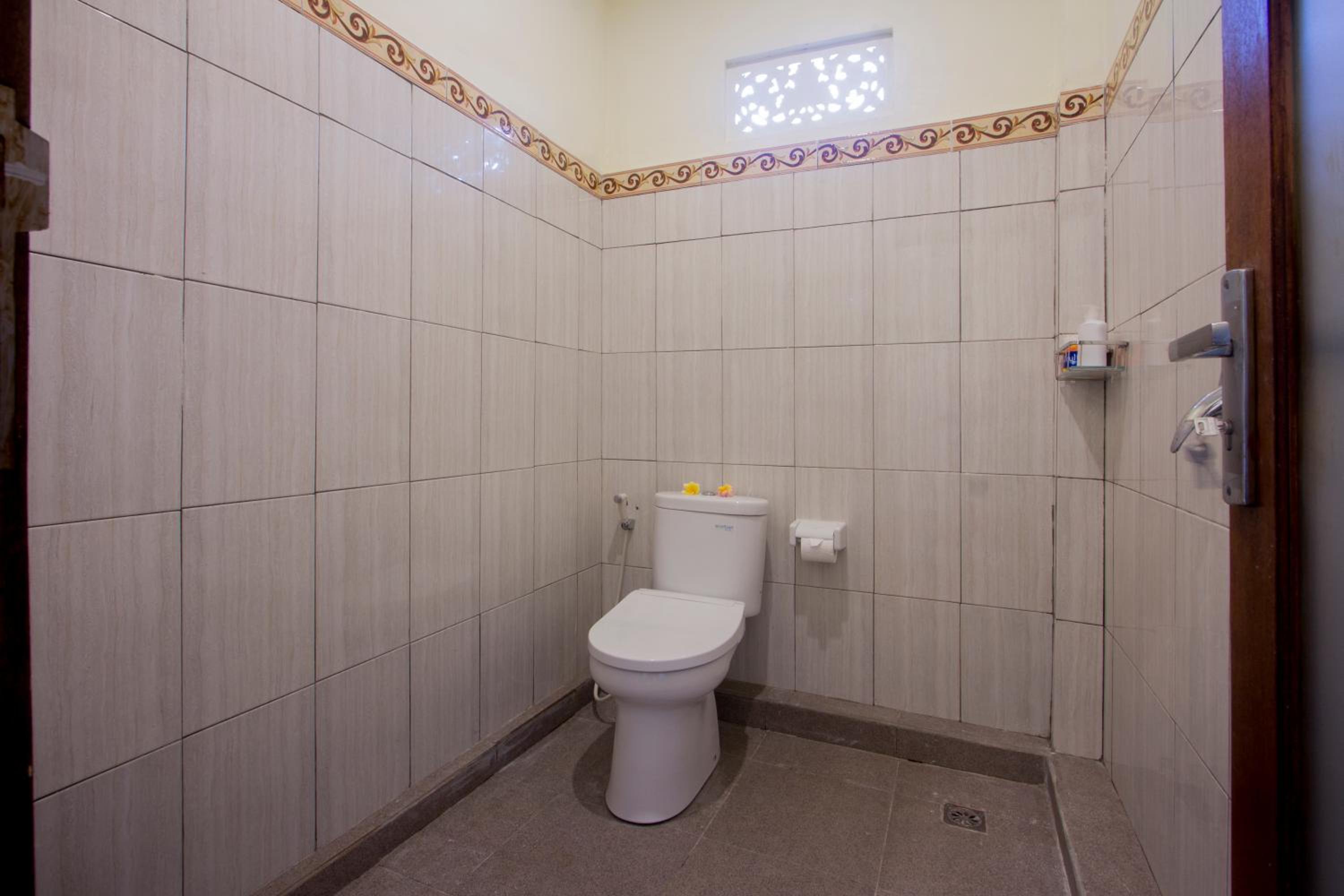 Twin Room - Photo 17