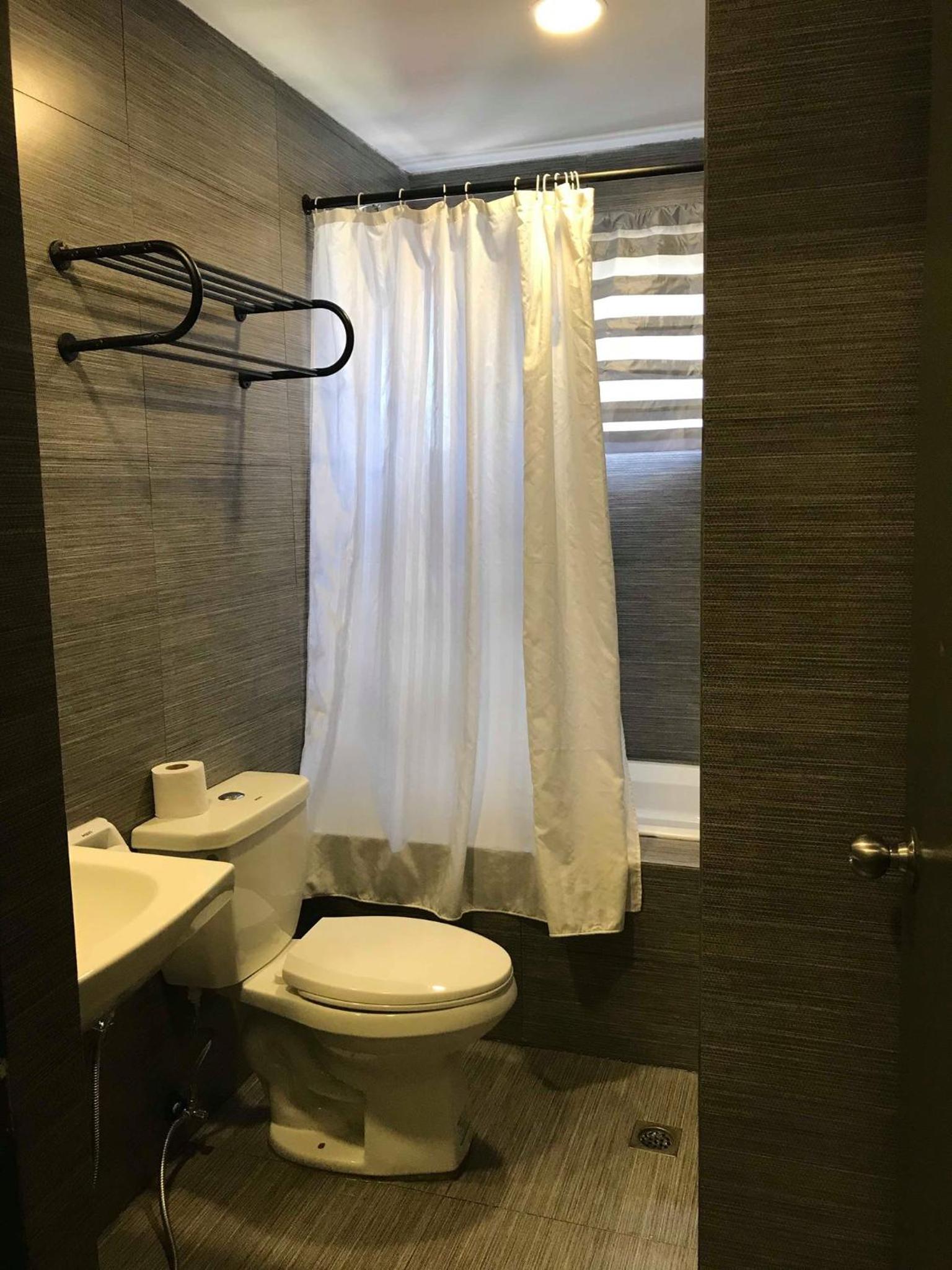 Suite - Photo 9