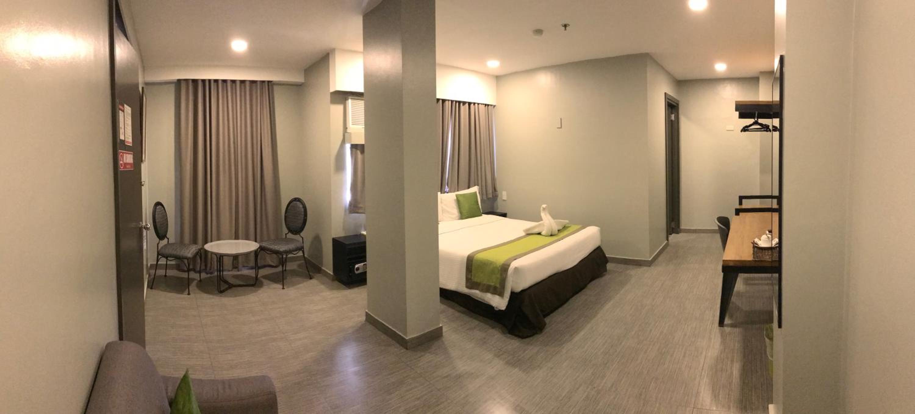 Suite - Photo 3