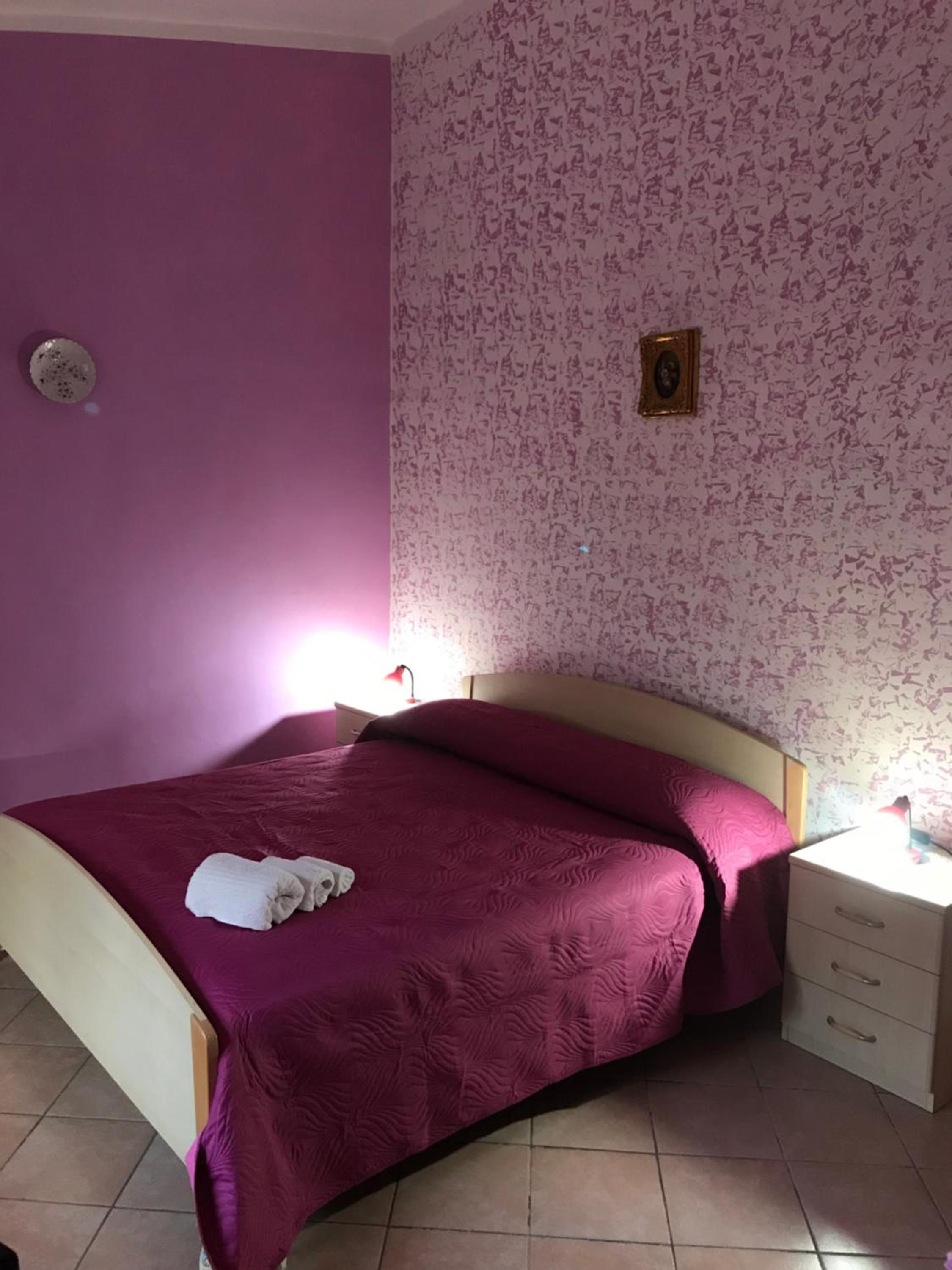 Double Room with Private External Bathroom - Photo 1