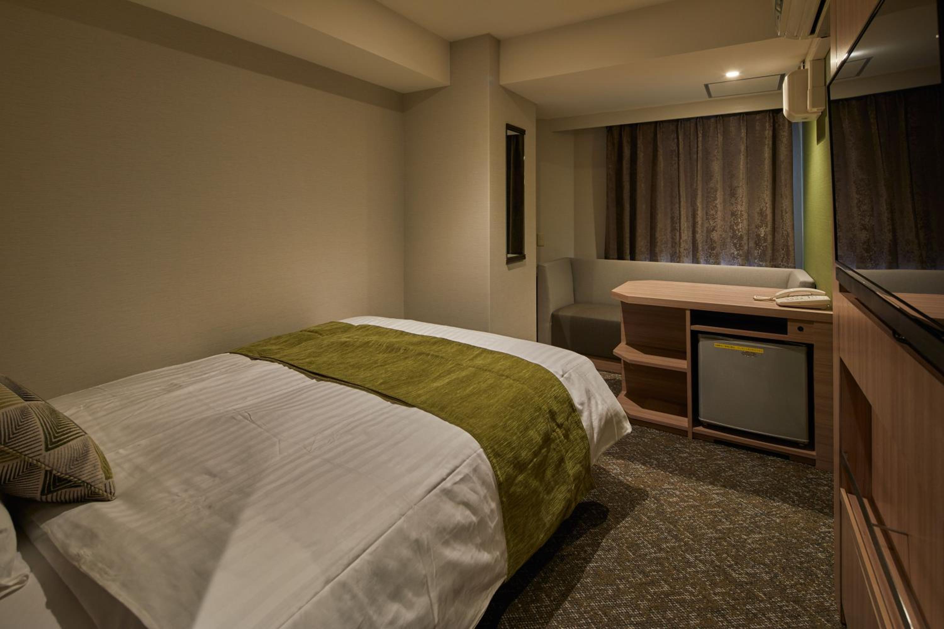 Standard Double Room with City View -  Smoking photo 3