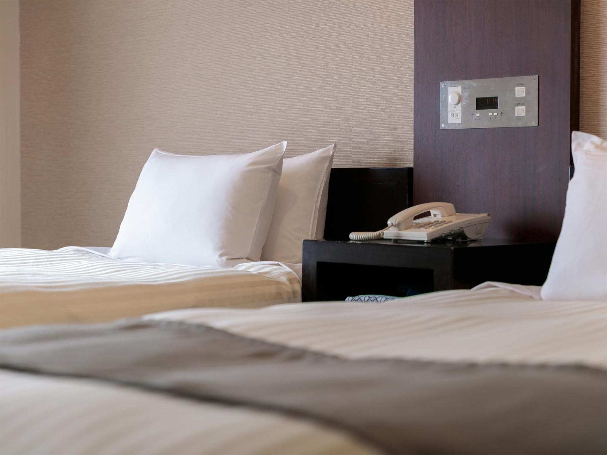 Twin Room - Non-Smoking photo 3