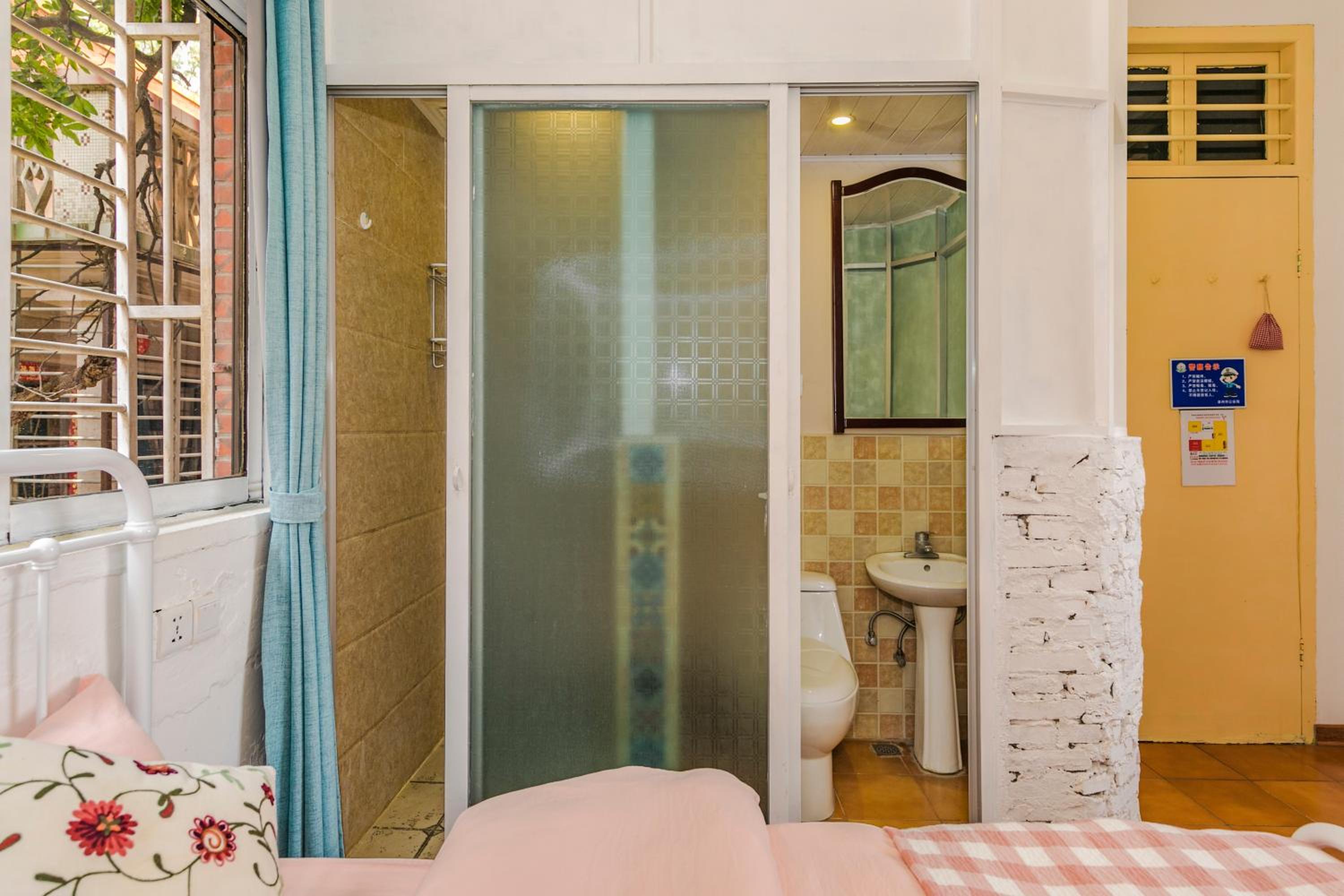 Double Room With Private Bathroom photo 3