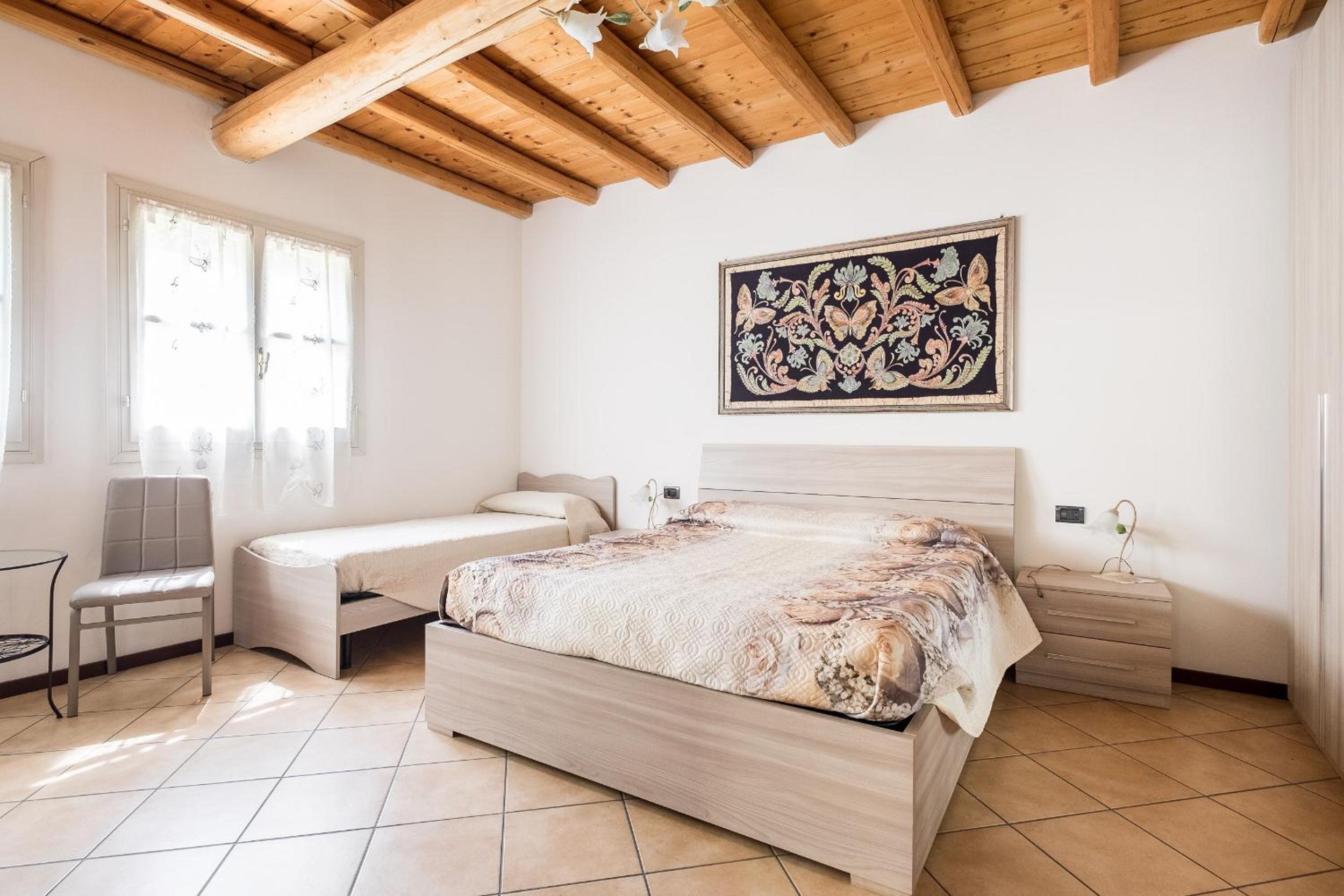 Double Room with Private Bathroom - Photo 1