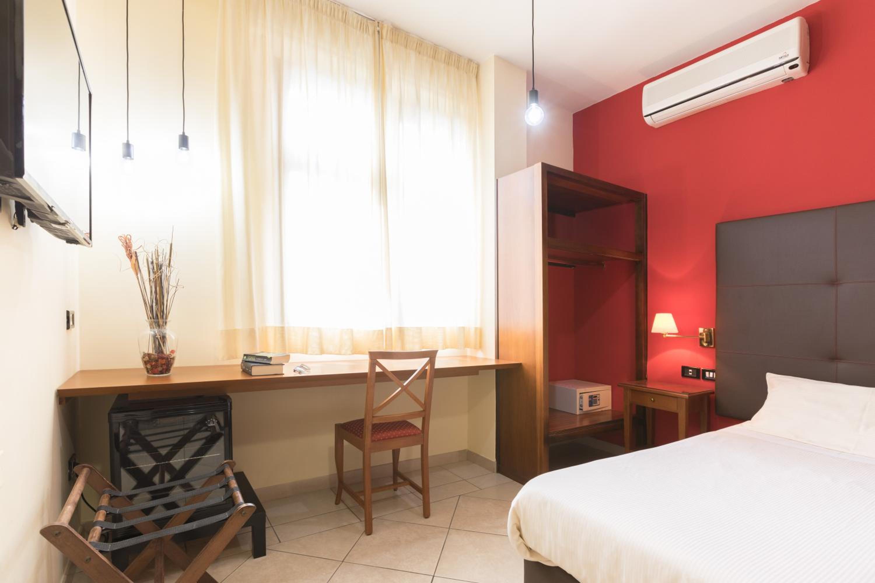 Single Room photo 3