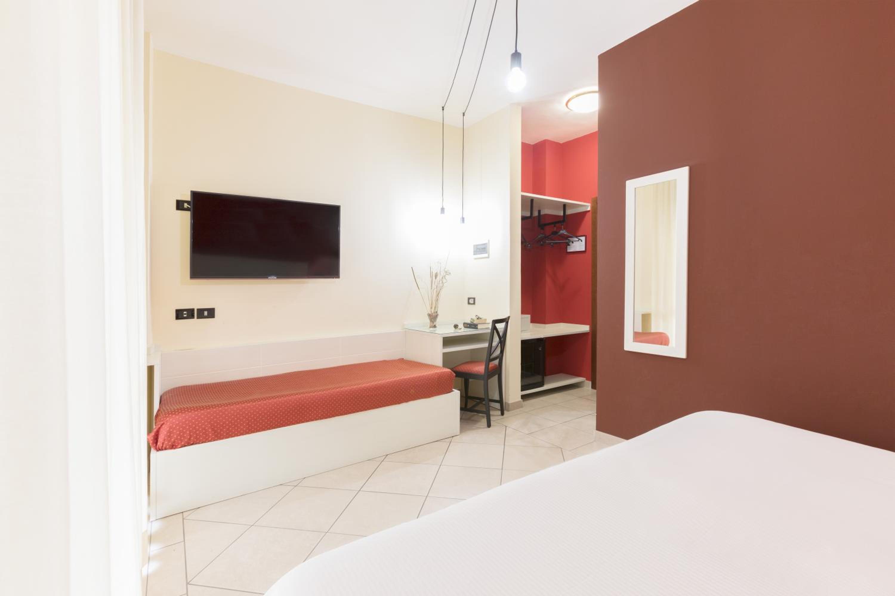 Double Room - Photo 3