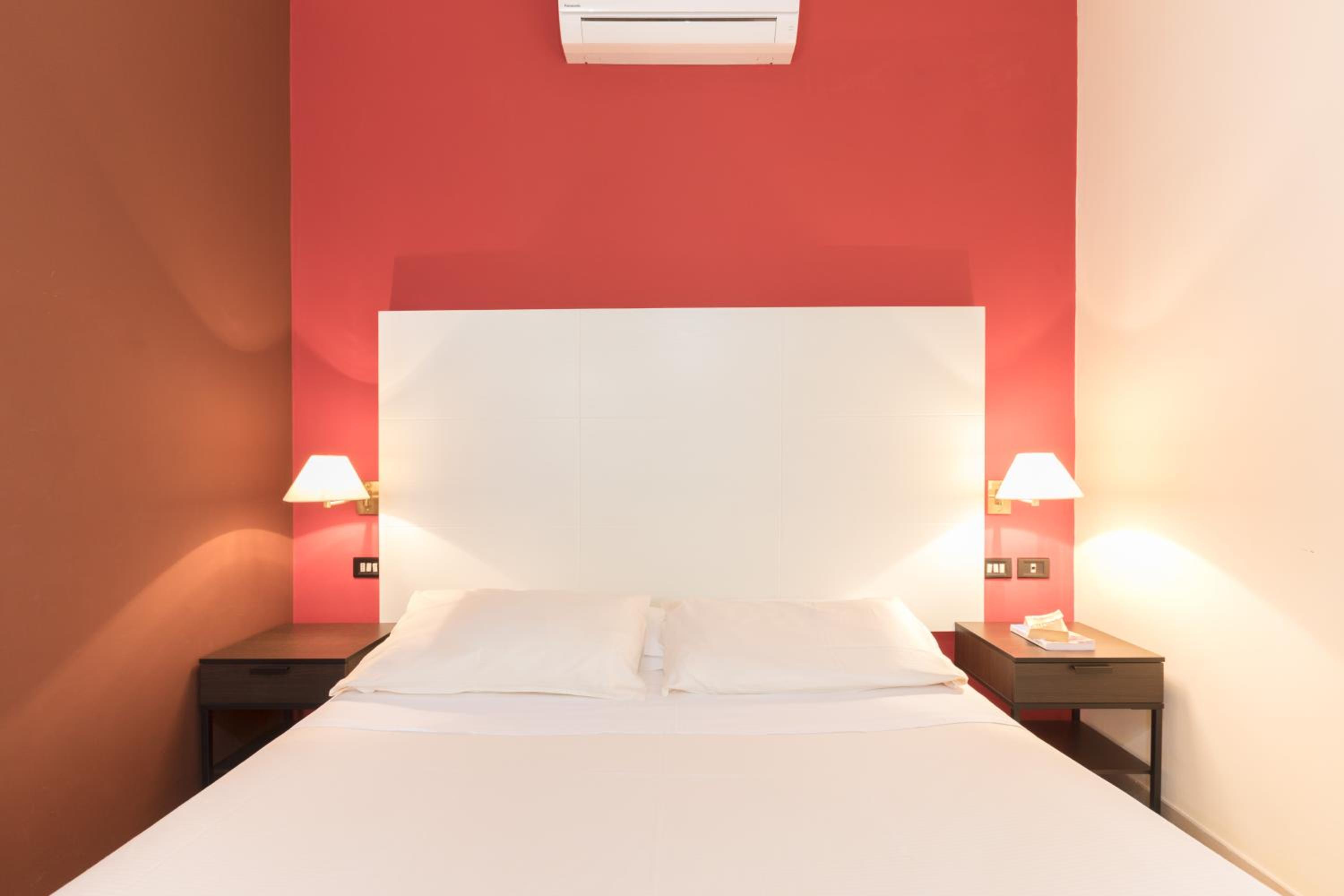 Double Room - Photo 2