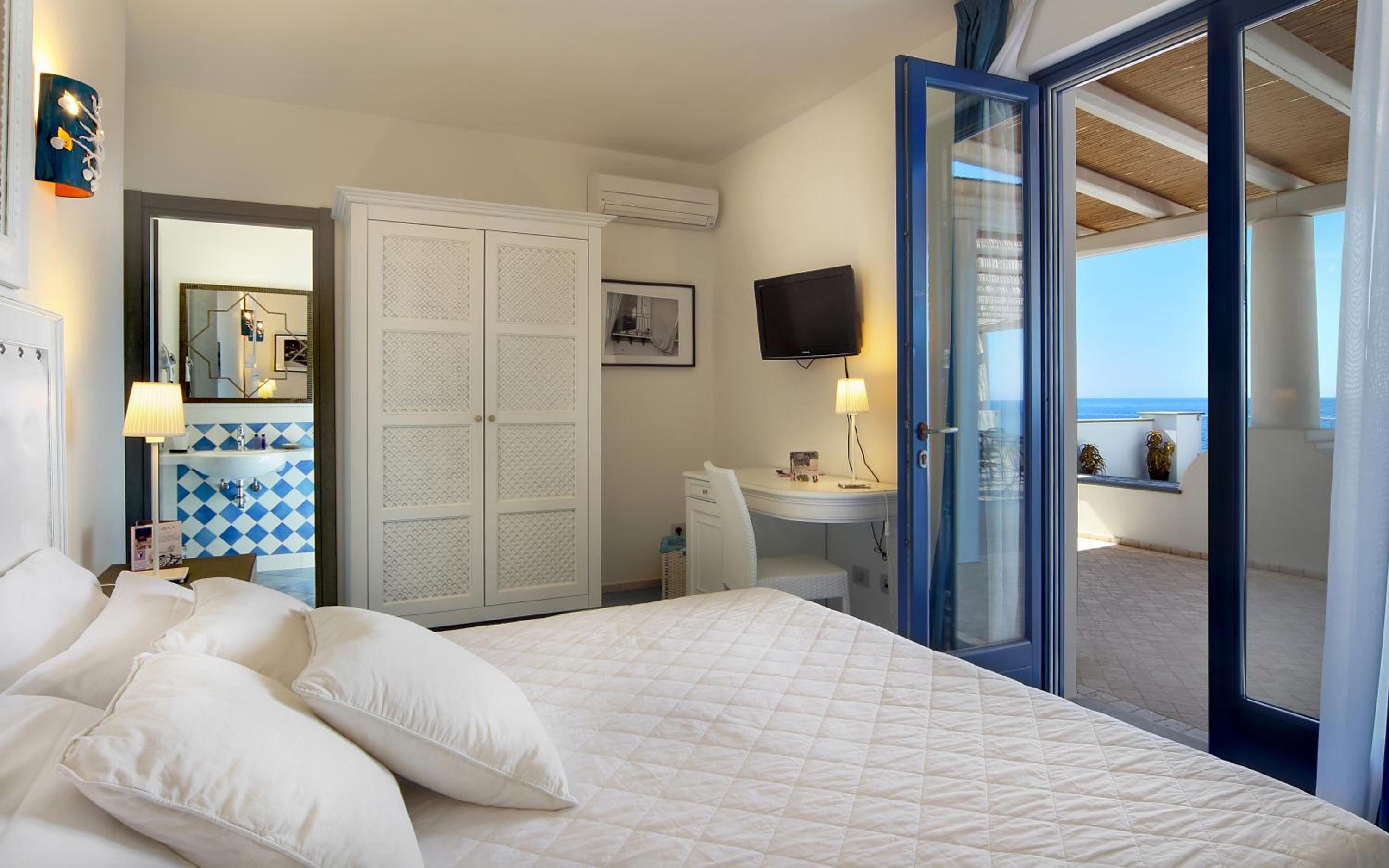 Superior Double or Twin Room with Sea View