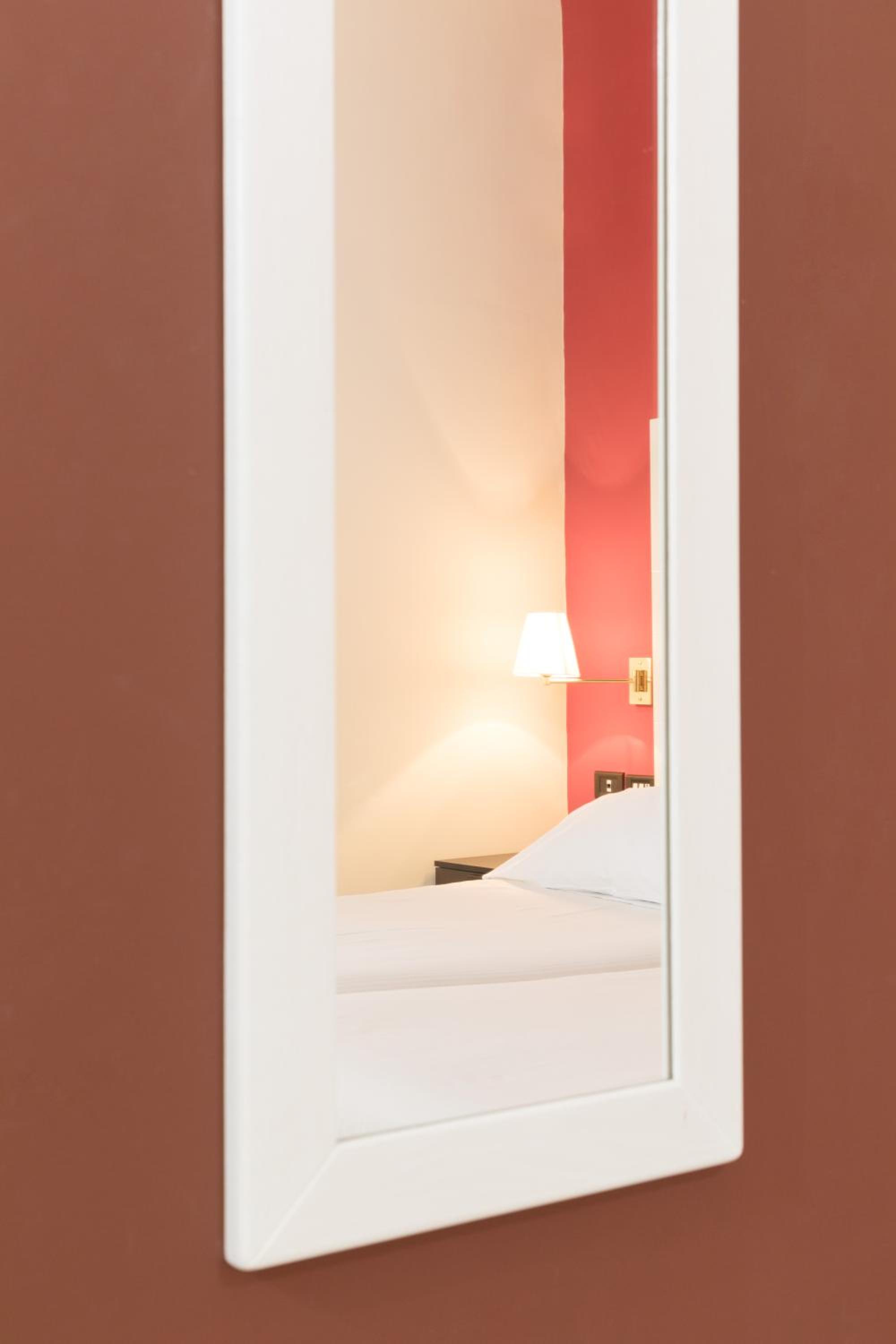 Standard Twin Room - Photo 4