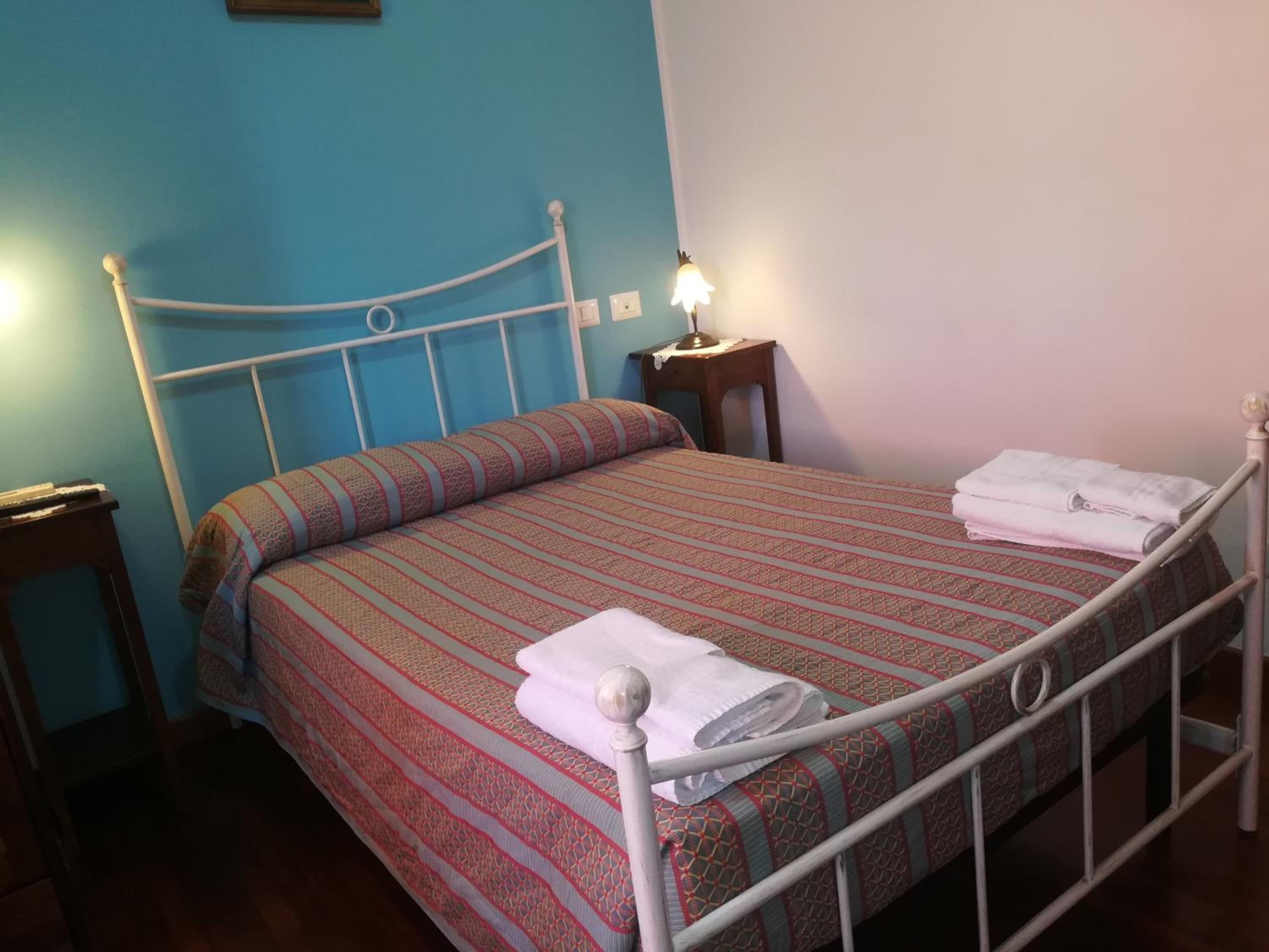 Double Room With Small Double Bed photo 3