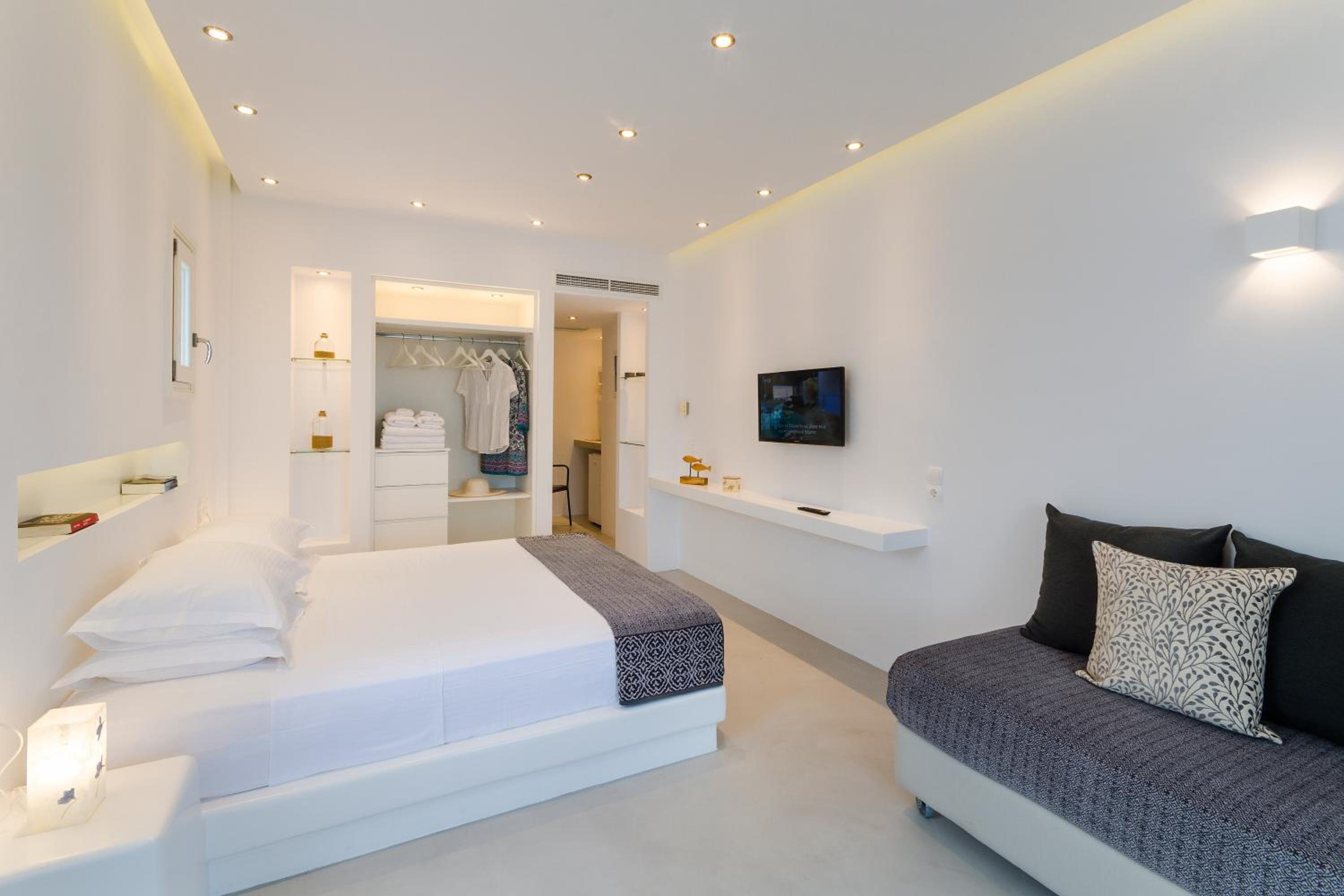 Family Room with Sea View (Pool Level) - Photo 3