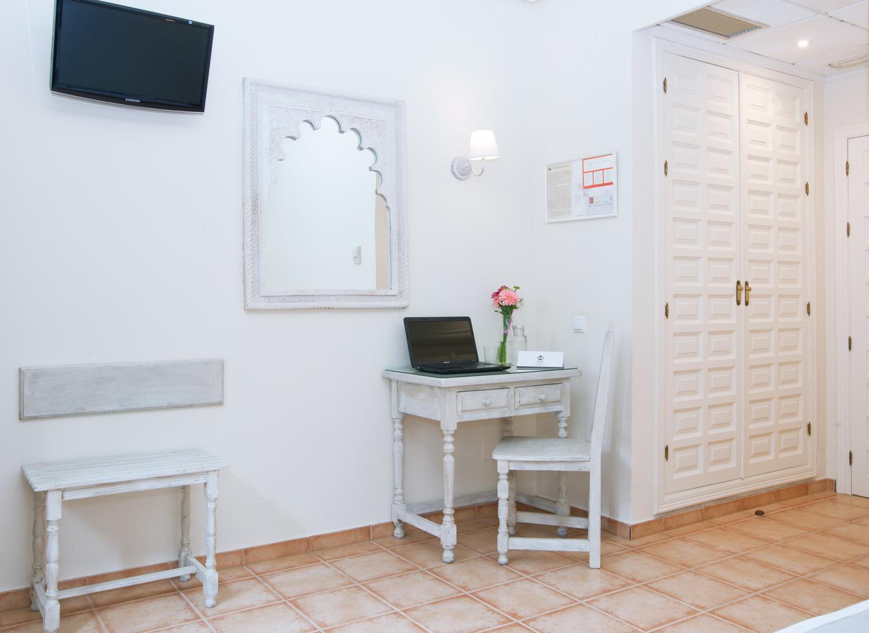 Double or Twin Room - Photo 1