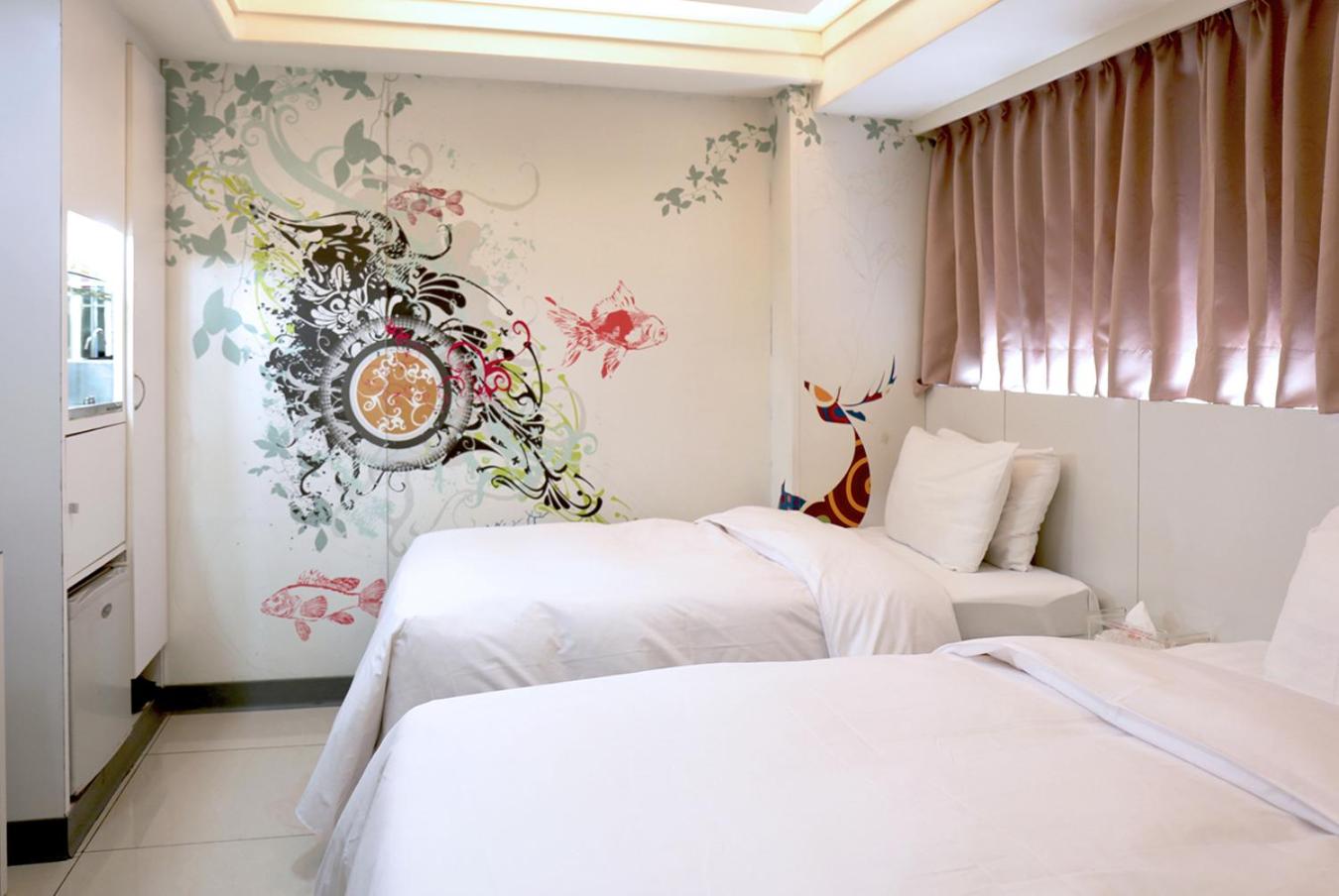Twin Room with Bath photo 2